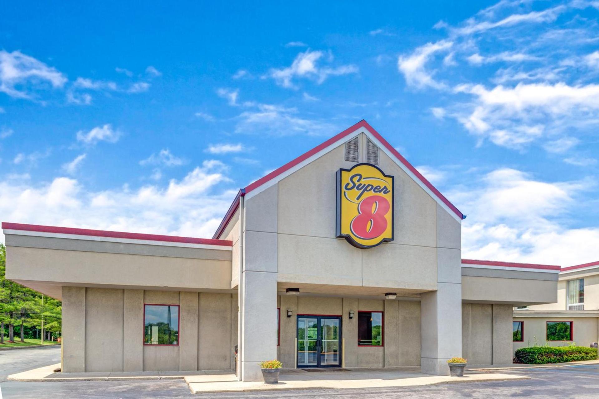 Super 8 by Wyndham Indianapolis South photo 26