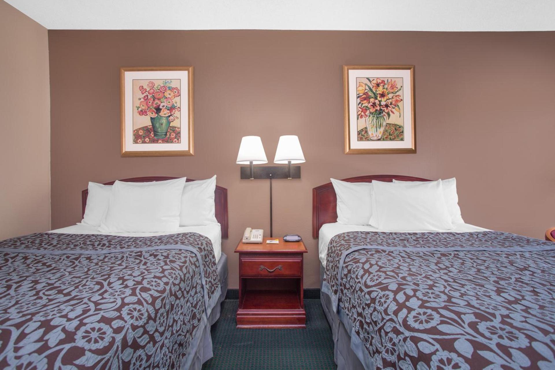 Days Inn by Wyndham Dublin GA photo 26