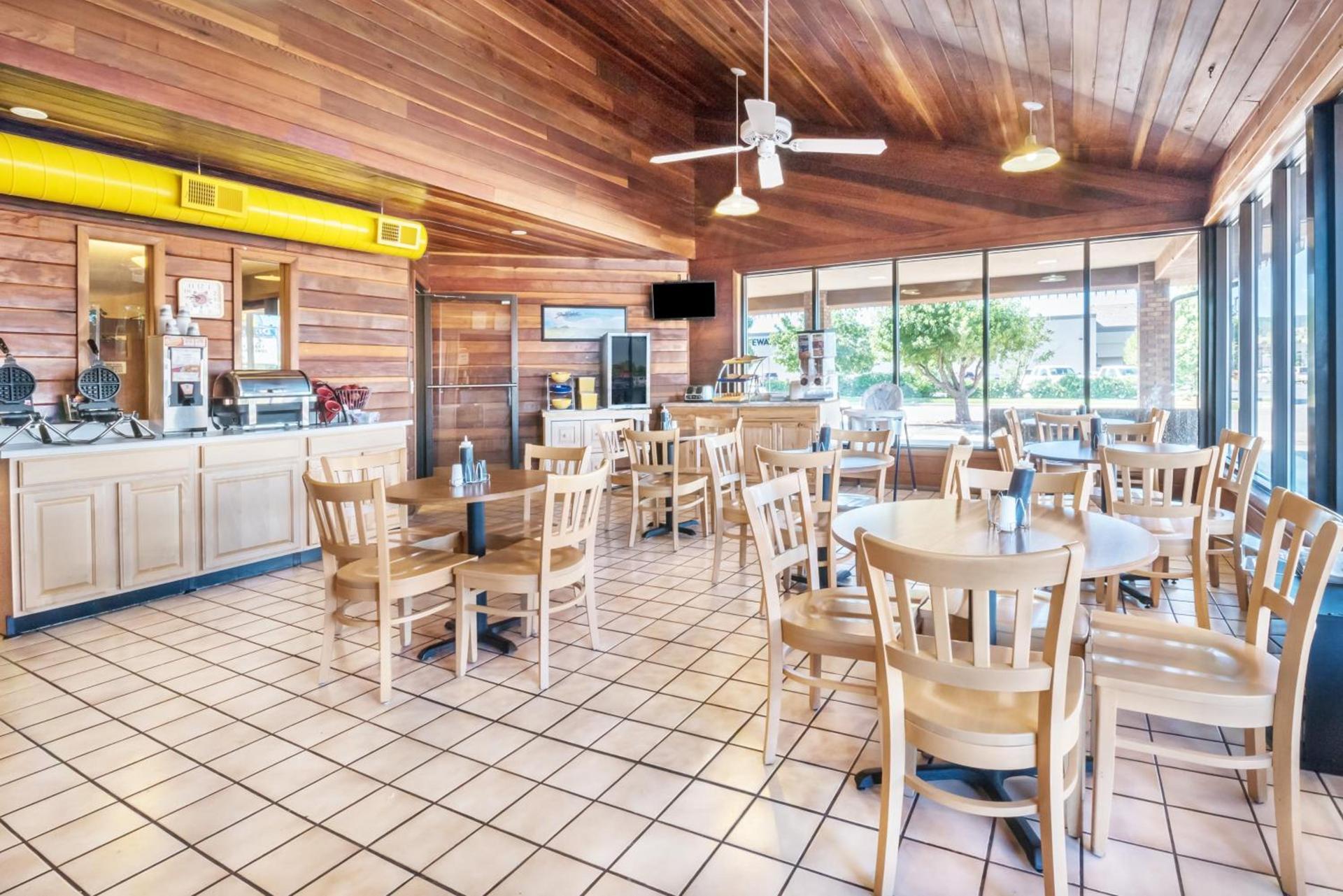 Days Inn by Wyndham Spearfish photo 19