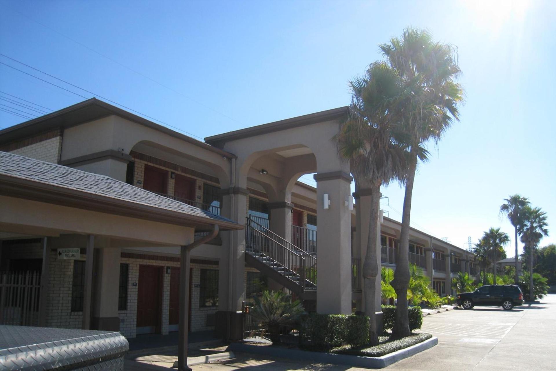 Oxford Inn and Suites Nasa photo 7