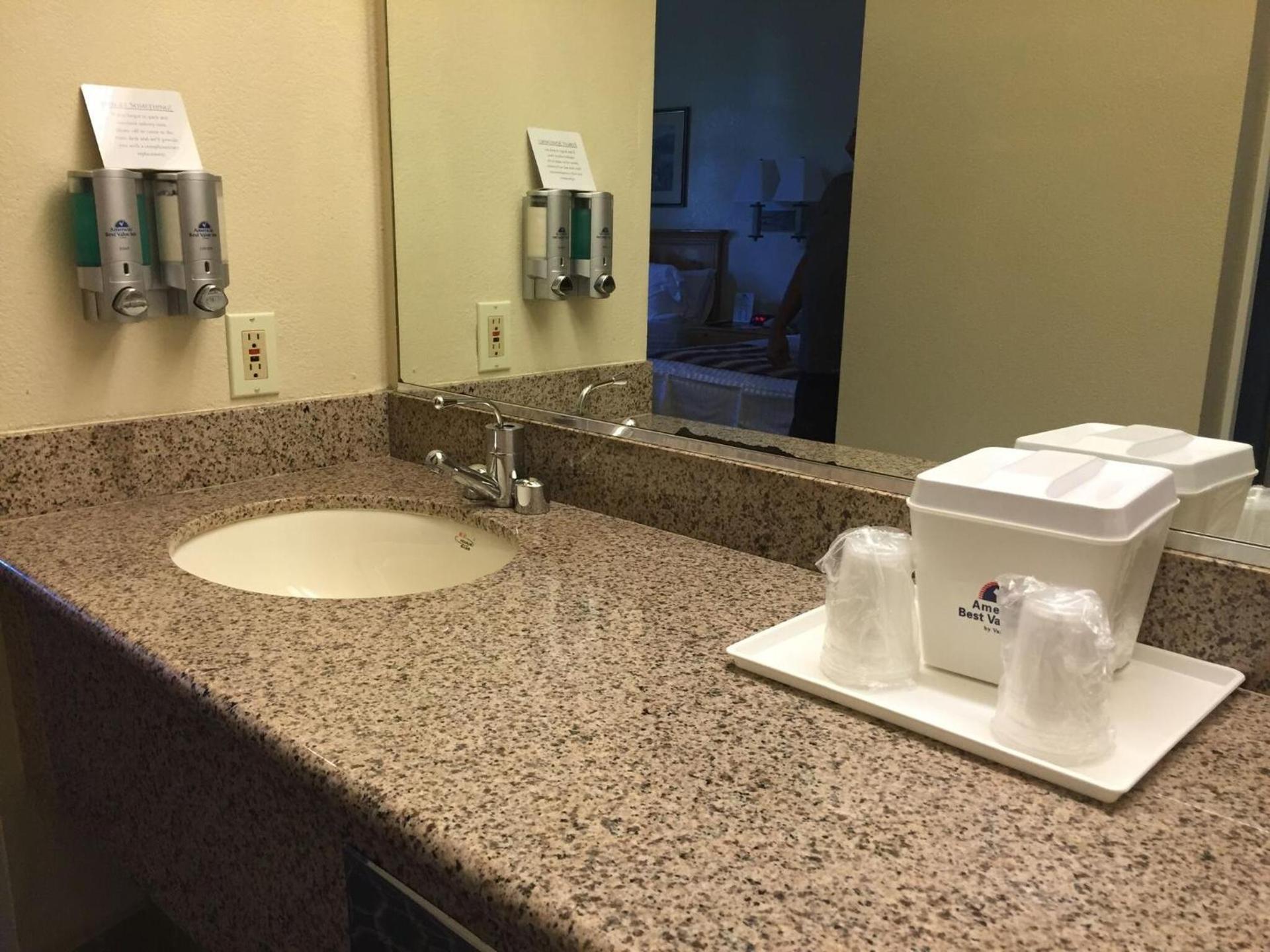 The Miramar Inn photo 17