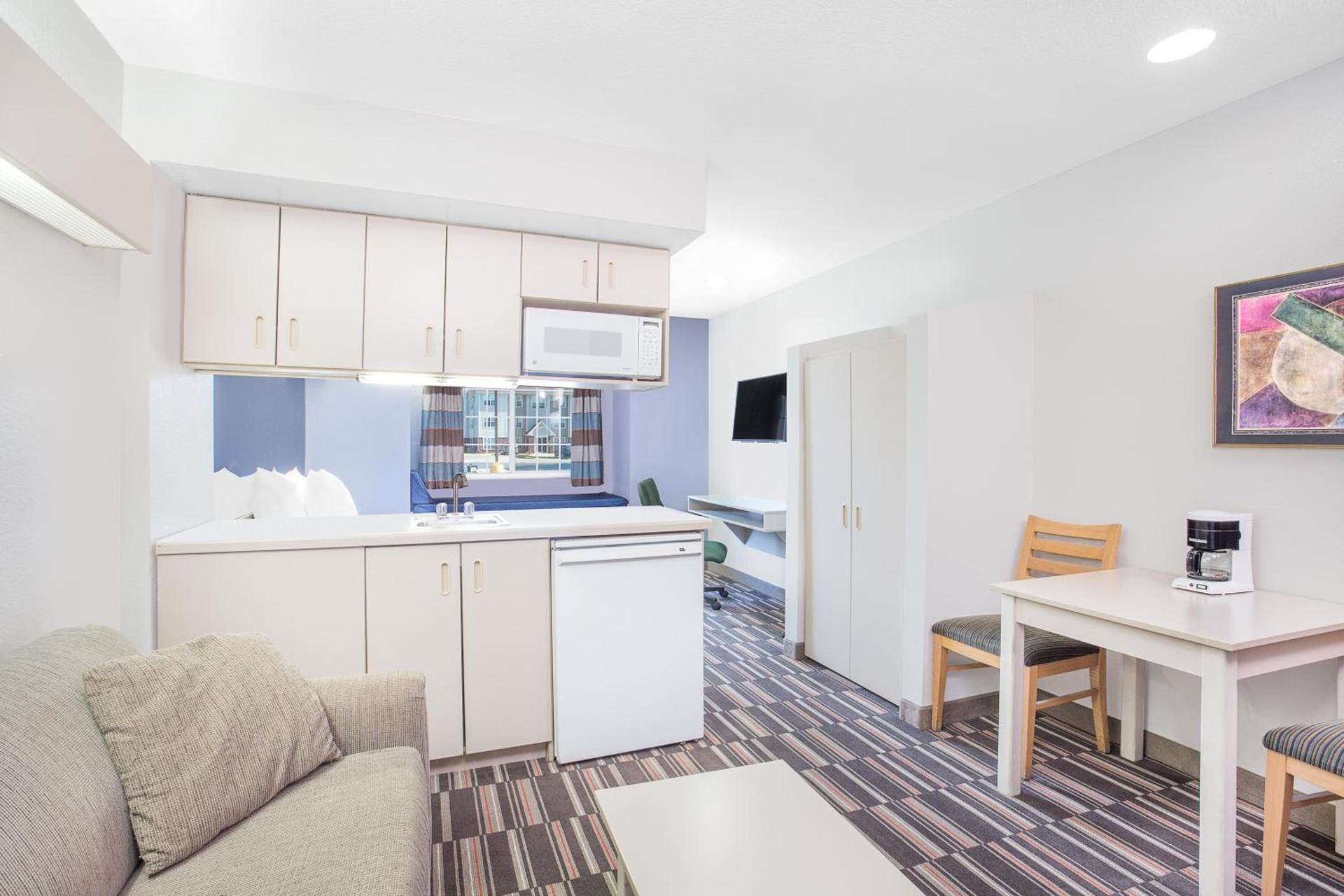 Microtel Inn and Suites by Wyndham Appleton photo 9