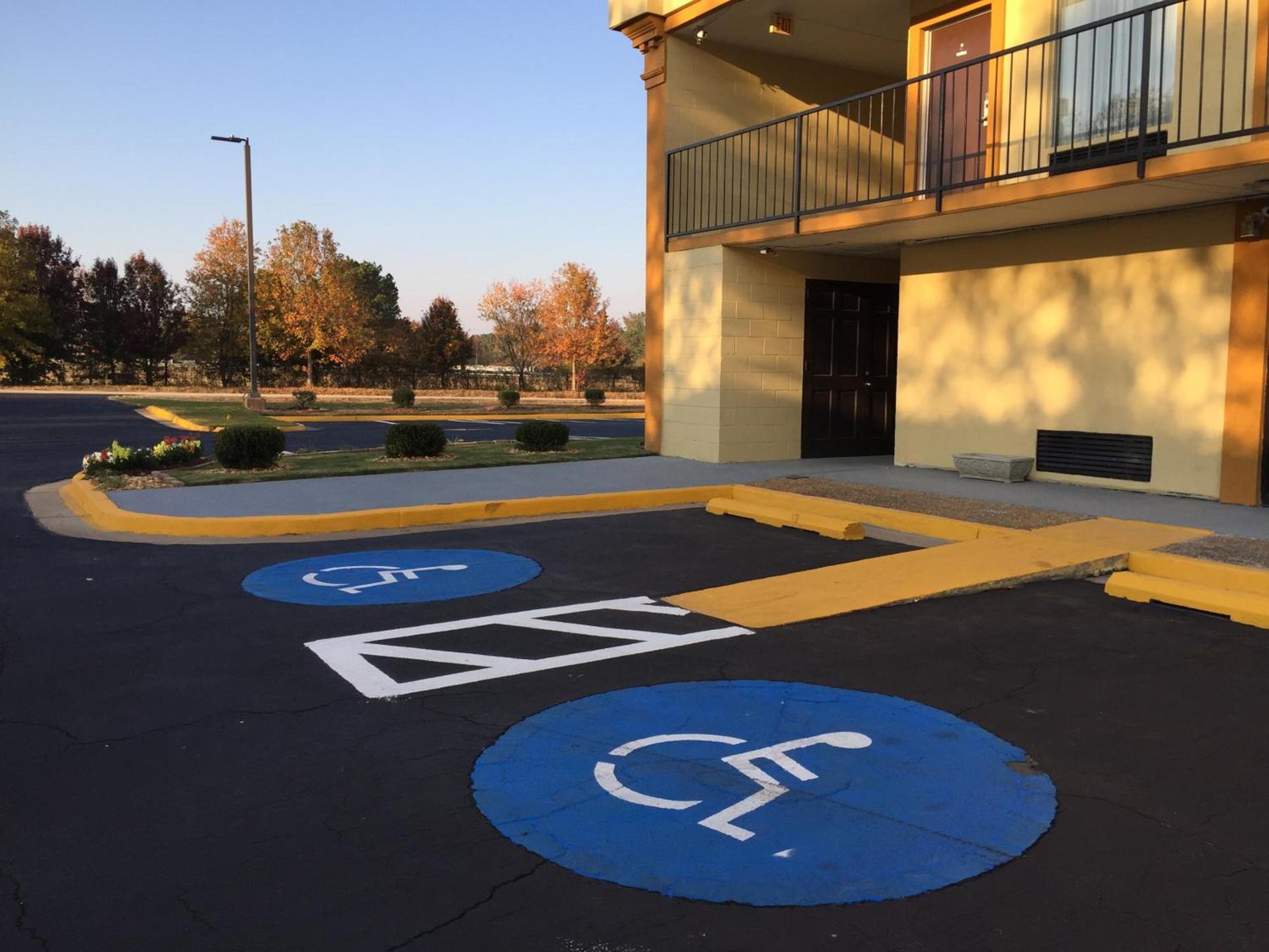 Days Inn by Wyndham Madison photo 28