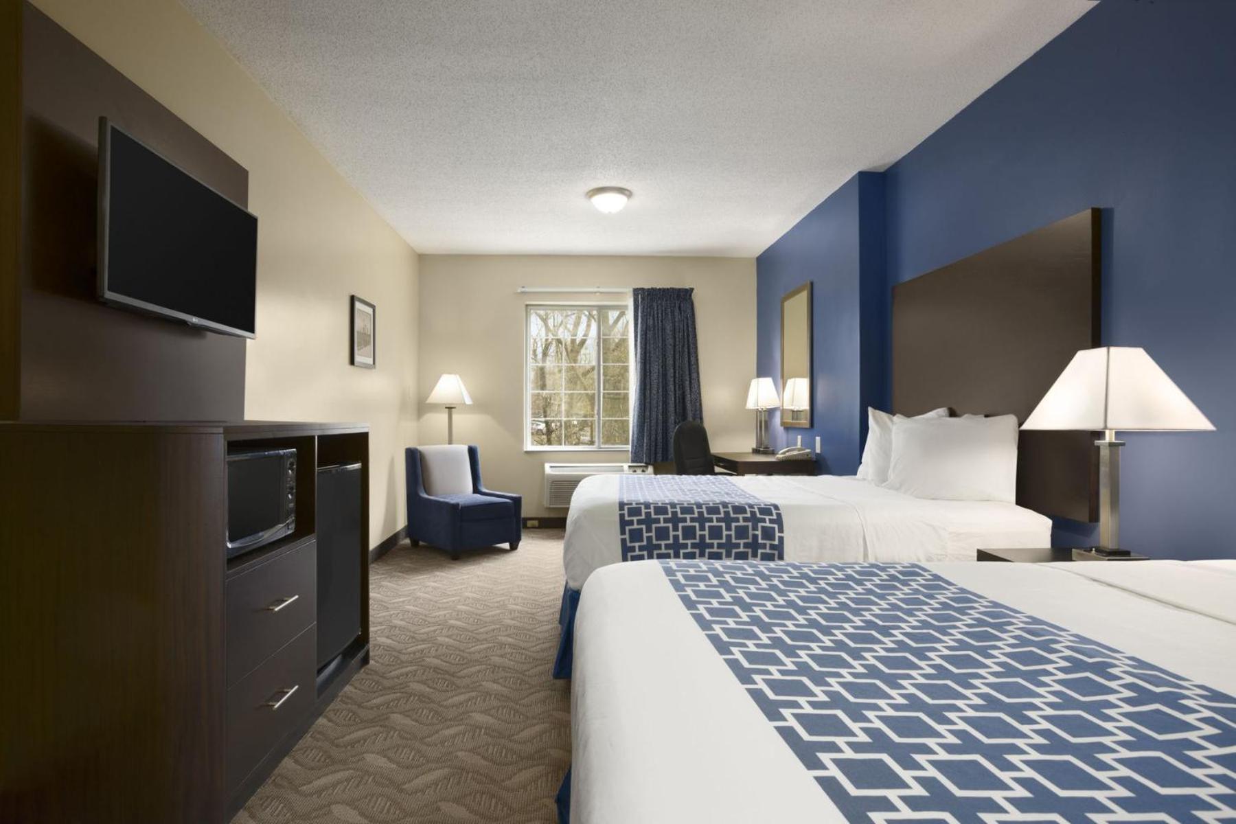 Days Inn & Suites by Wyndham Cherry Hill - Philadelphia photo 34