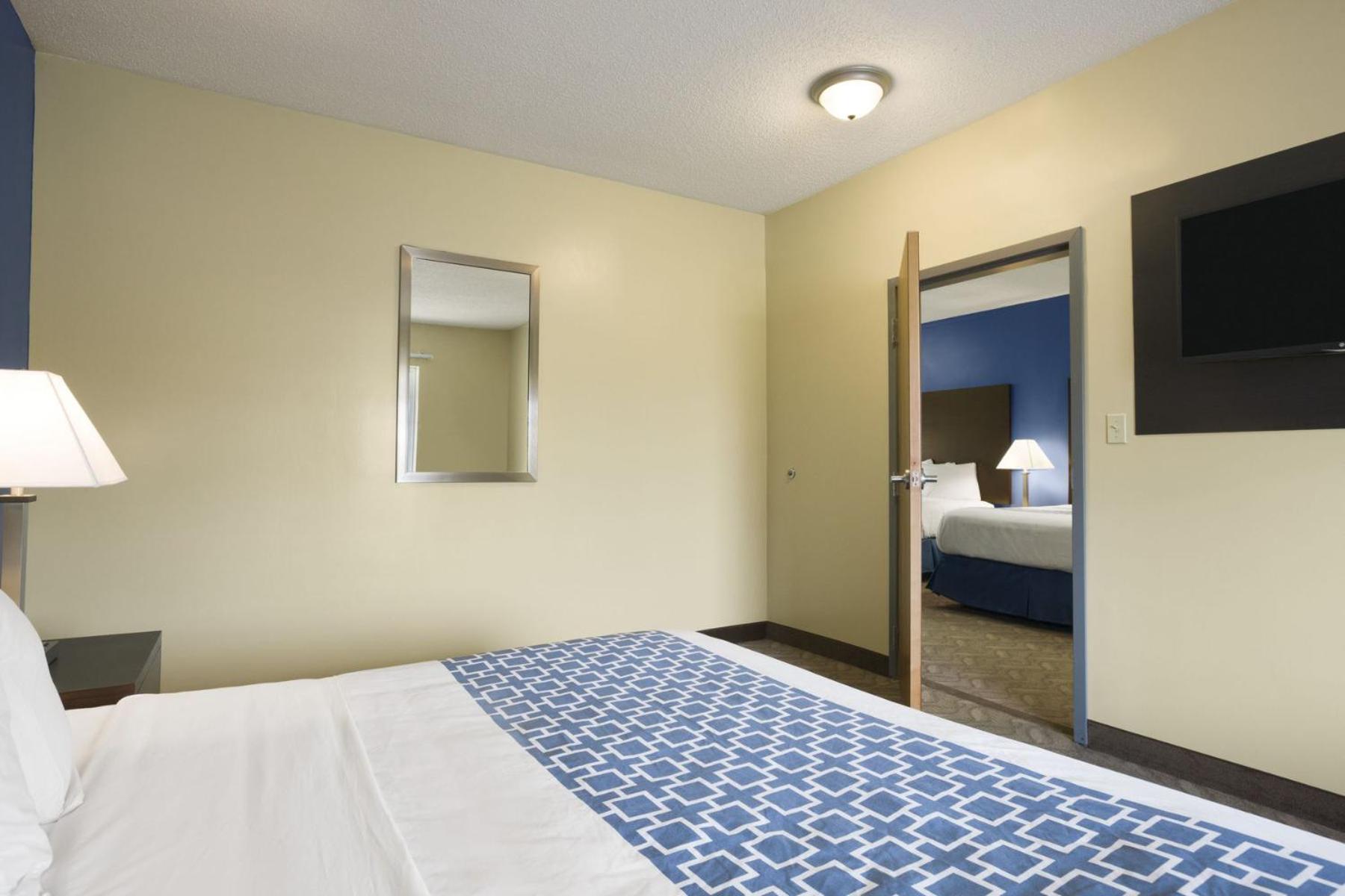 Days Inn & Suites by Wyndham Cherry Hill - Philadelphia photo 50