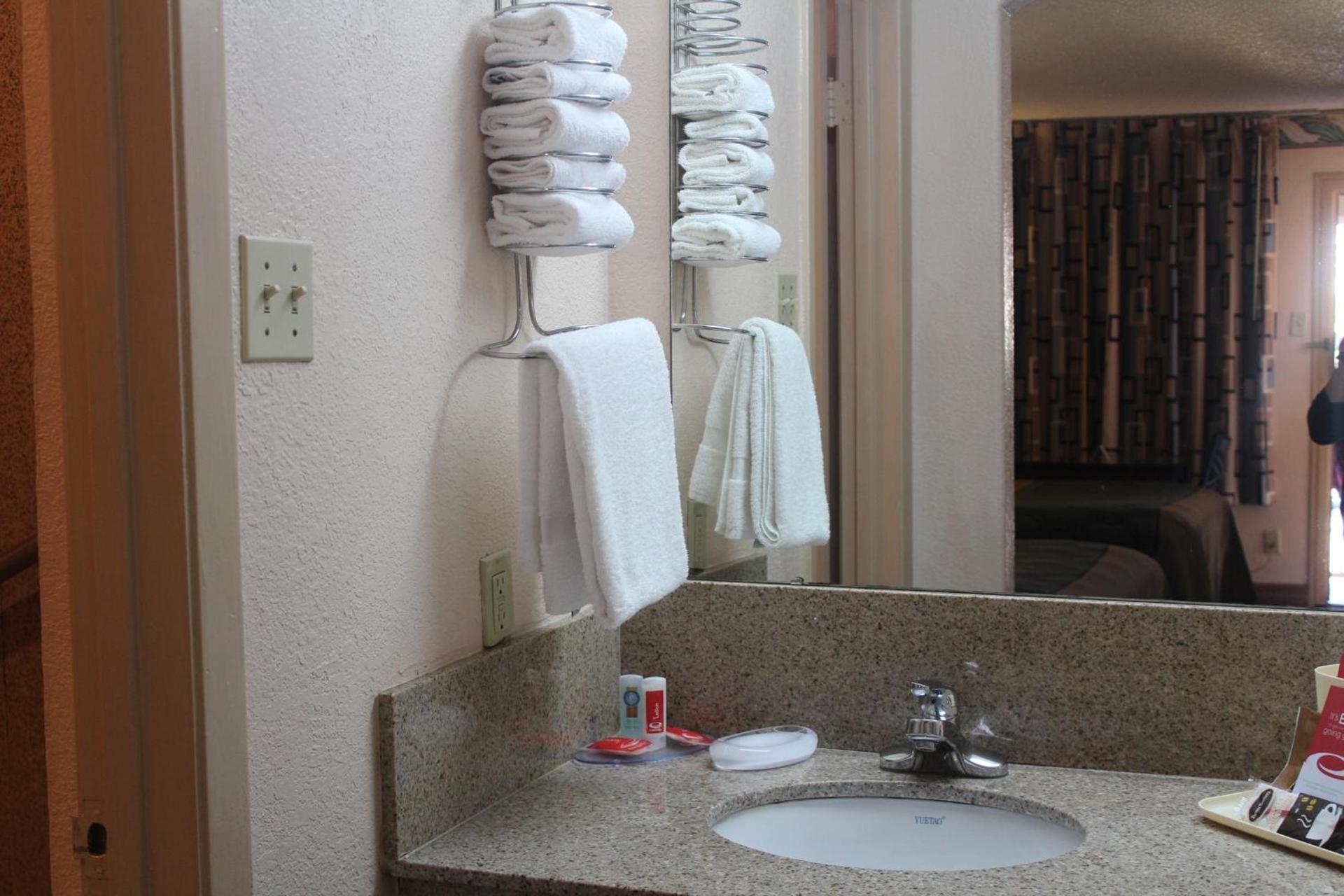 Americas Best Value Inn-Near NRG Park/Medical Center photo 46