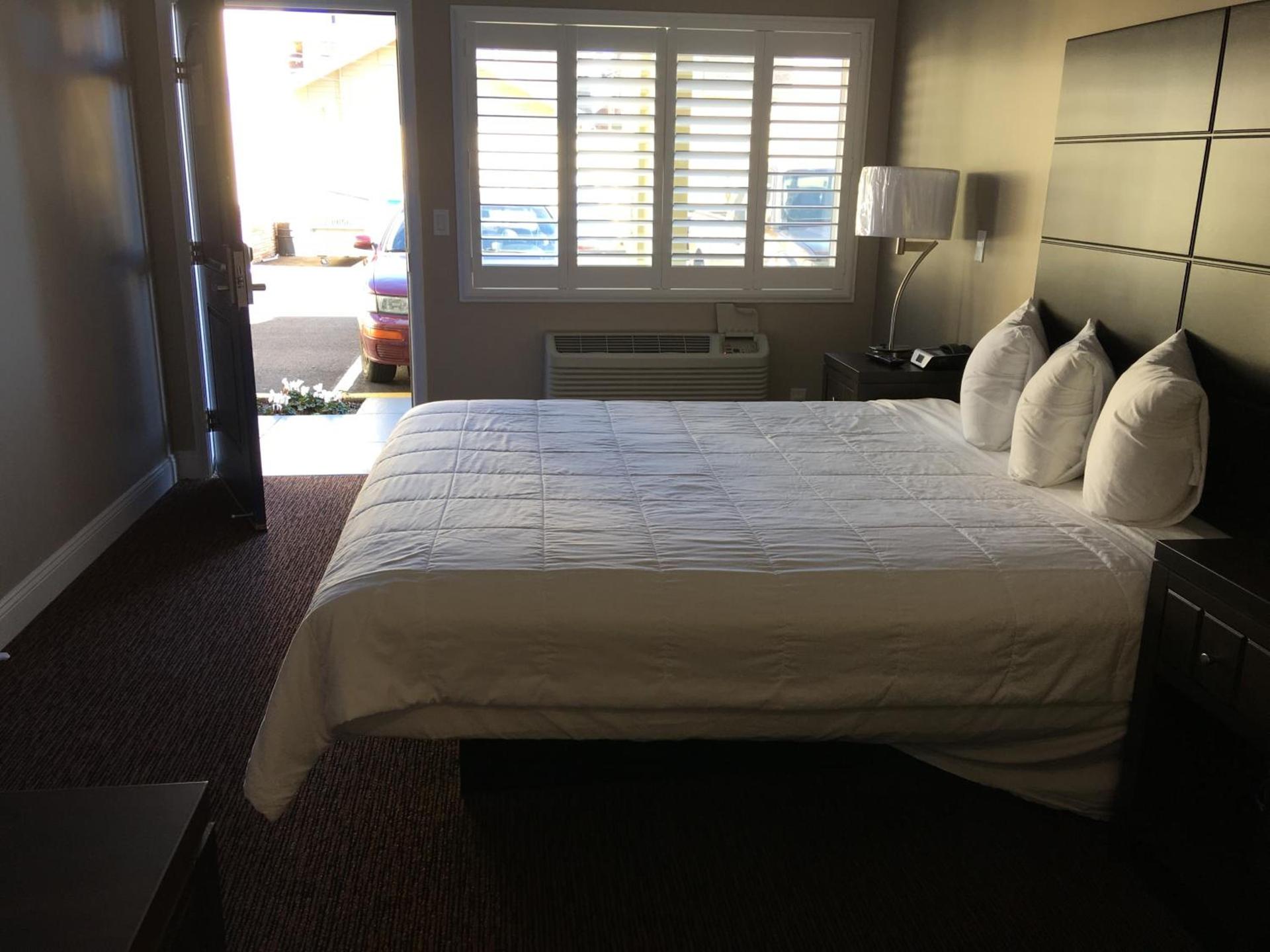Vallejo Inn photo 9