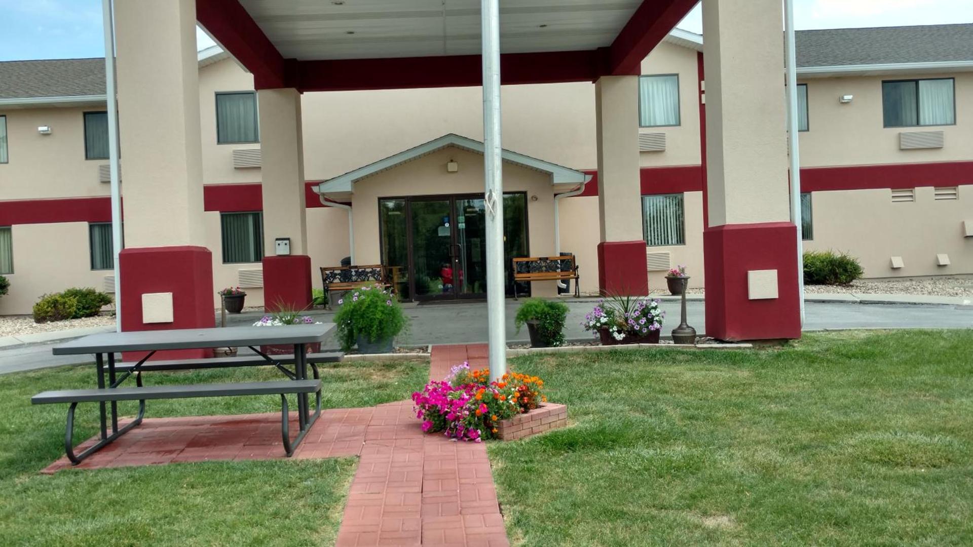 Super 8 by Wyndham Omaha Eppley Airport/Carter Lake photo 12