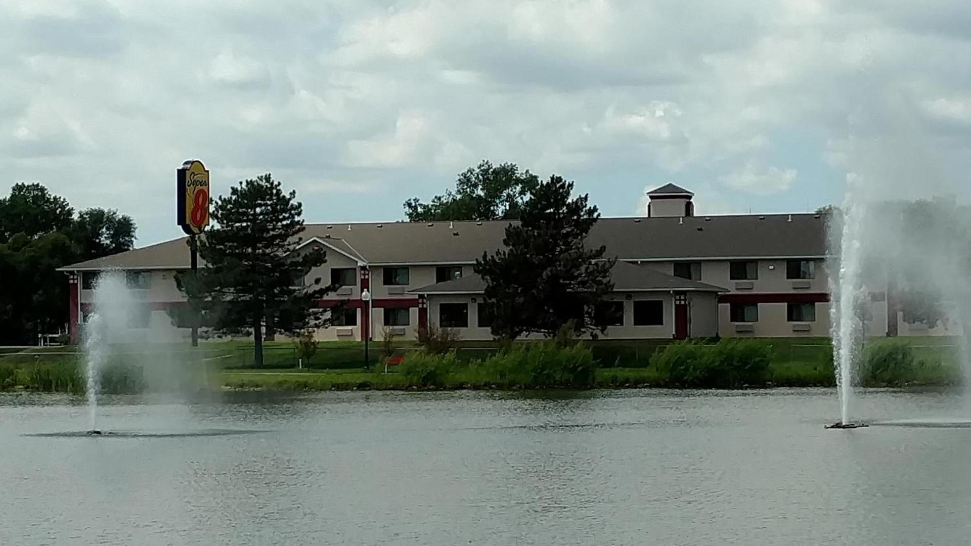 Super 8 by Wyndham Omaha Eppley Airport/Carter Lake photo 17