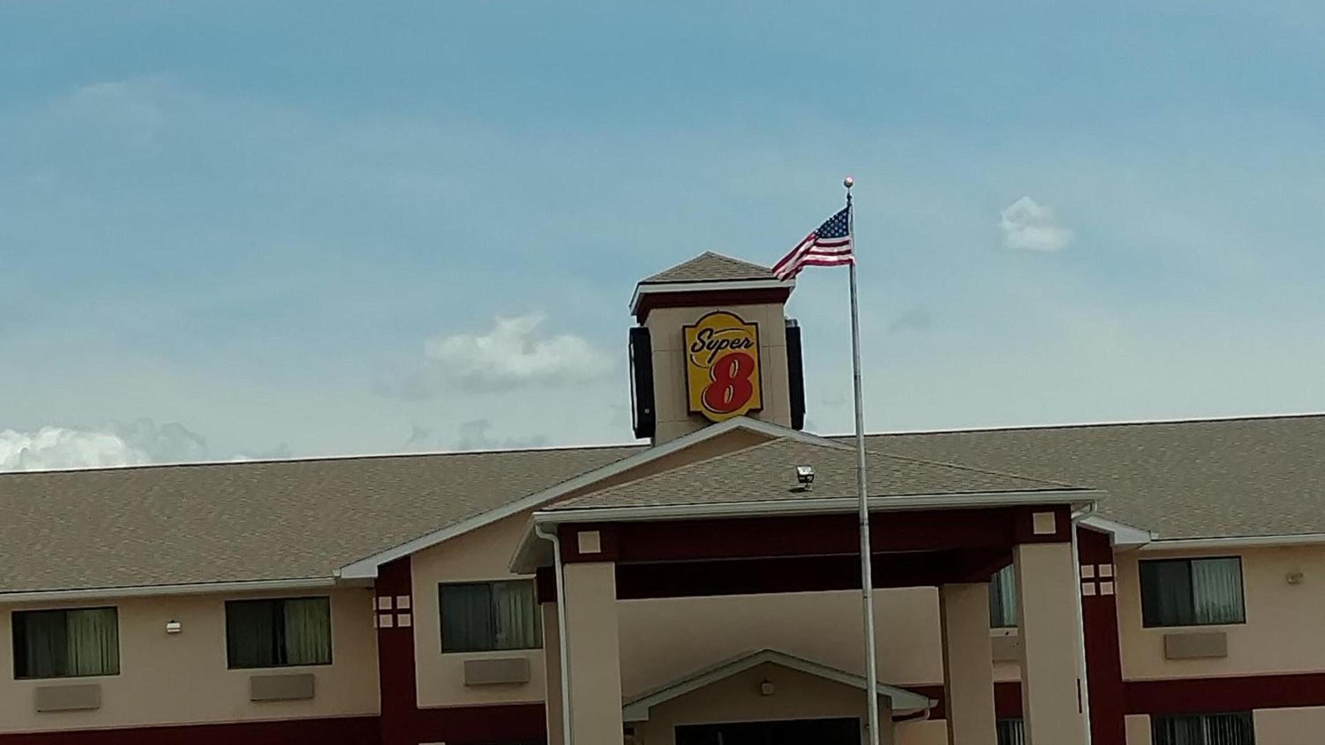 Super 8 by Wyndham Omaha Eppley Airport/Carter Lake photo 15