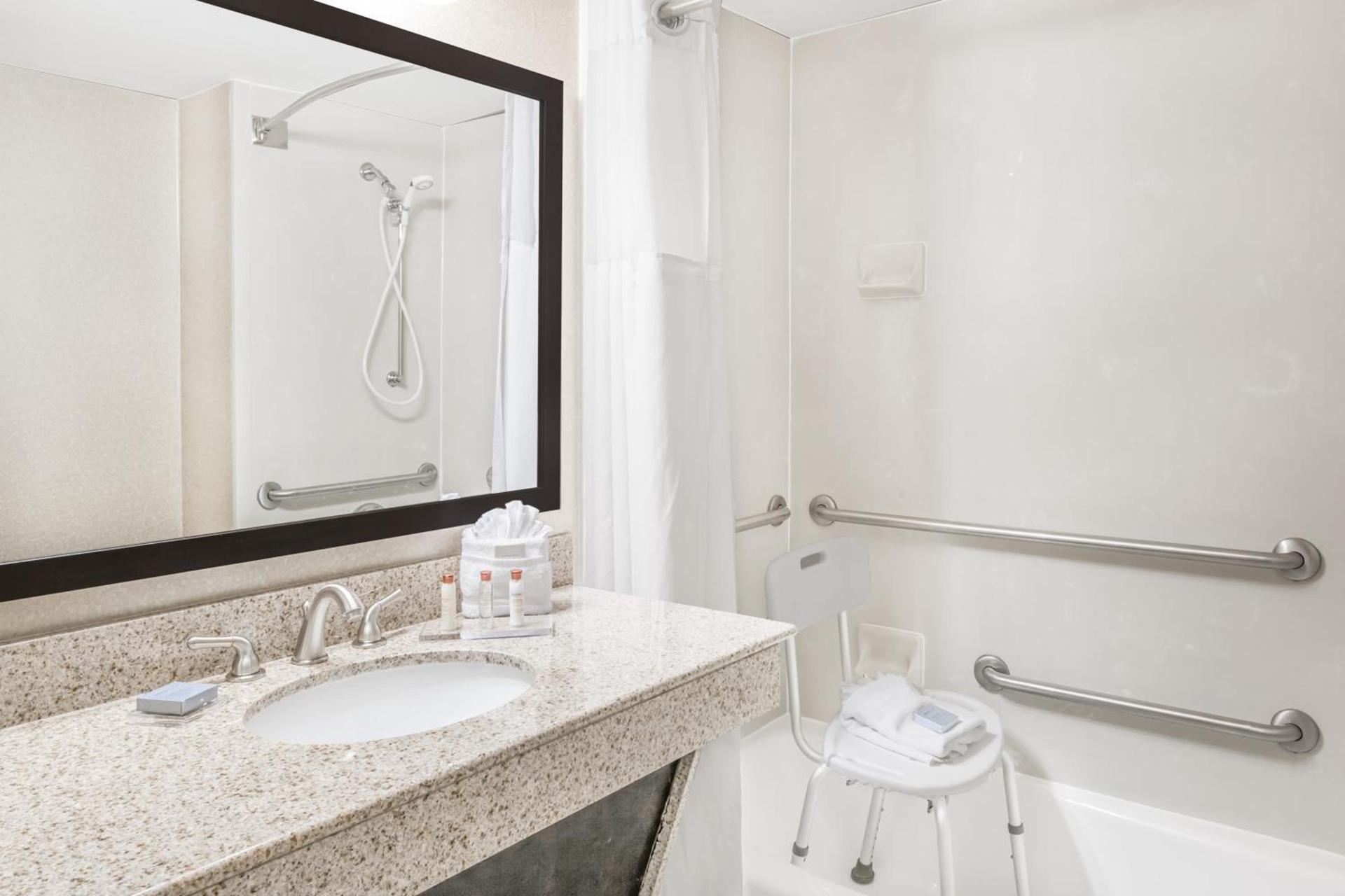 Wingate by Wyndham Wilmington photo 59