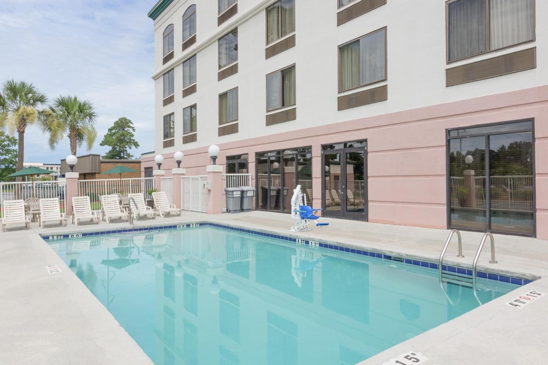 Wingate by Wyndham Wilmington photo 54