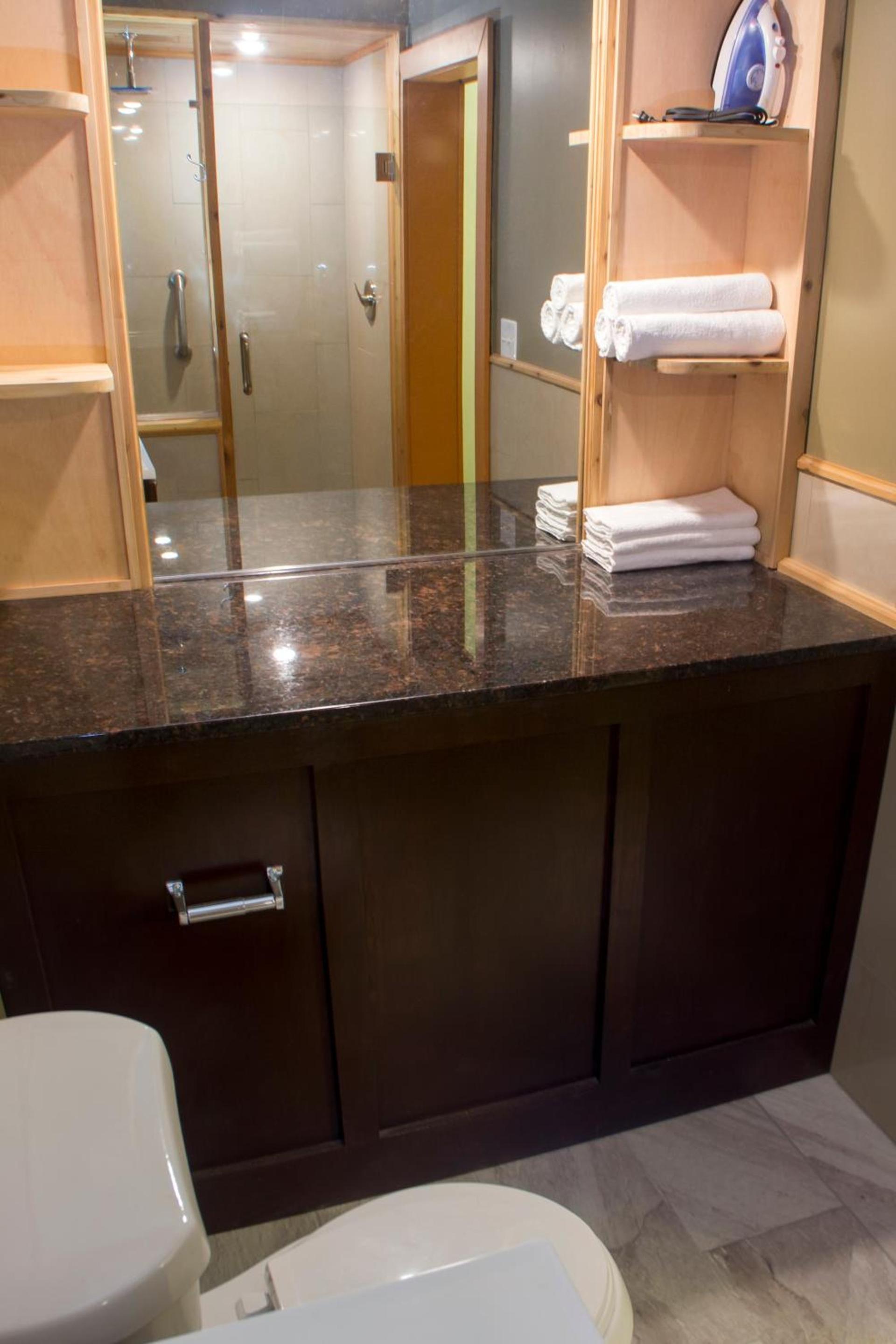 Chateau Suites photo 4
