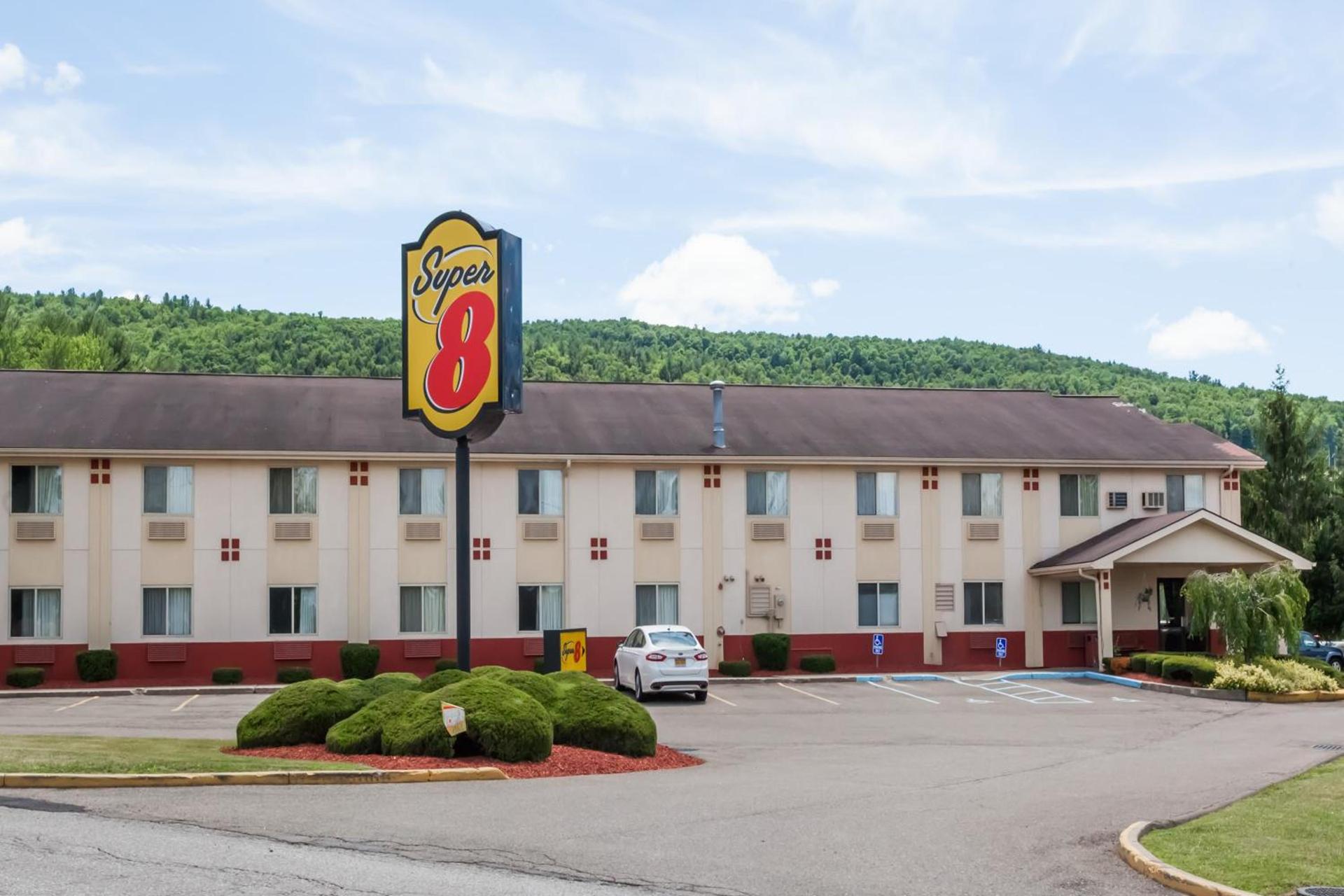 Super 8 by Wyndham Sidney NY photo 18