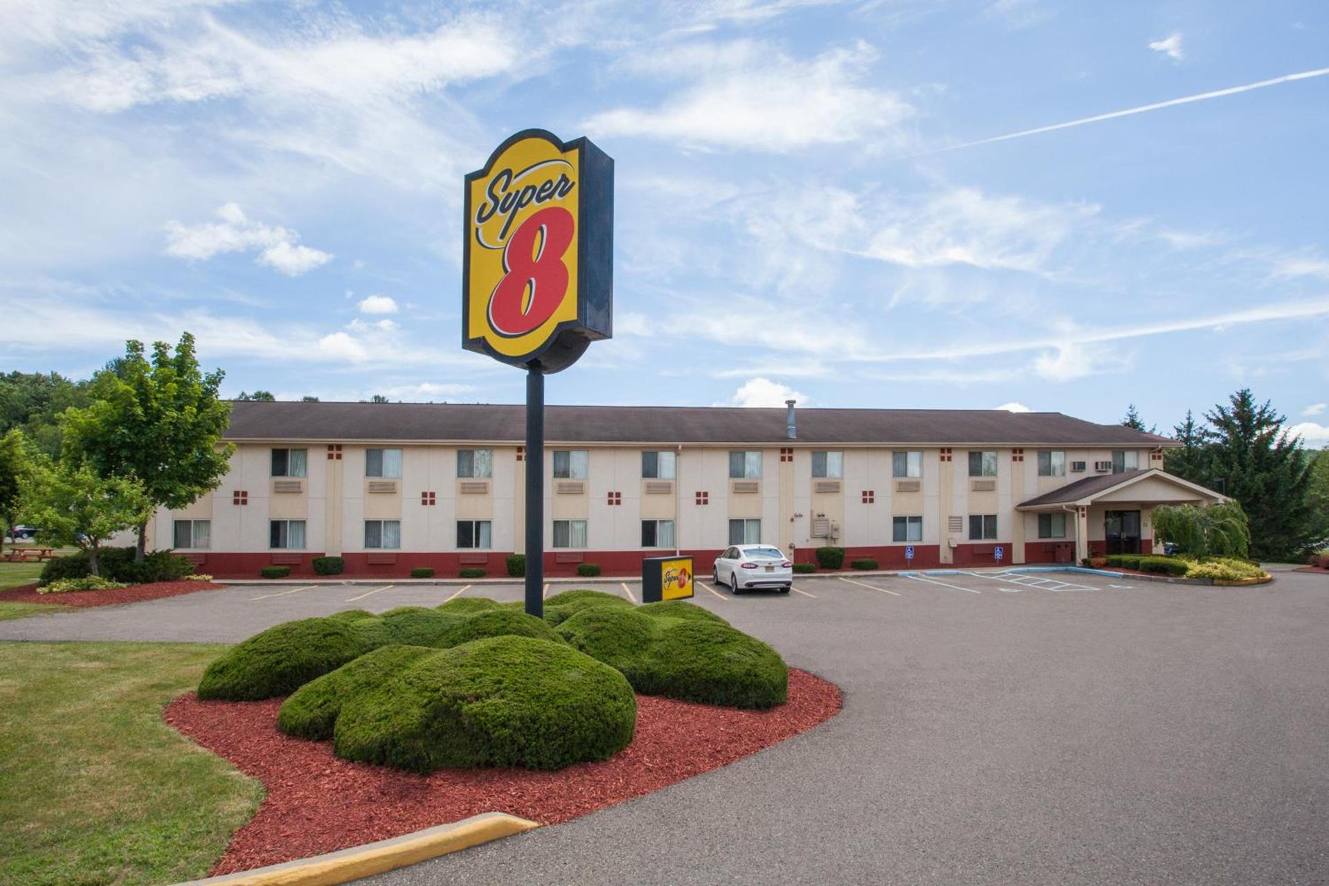 Super 8 by Wyndham Sidney NY photo 19