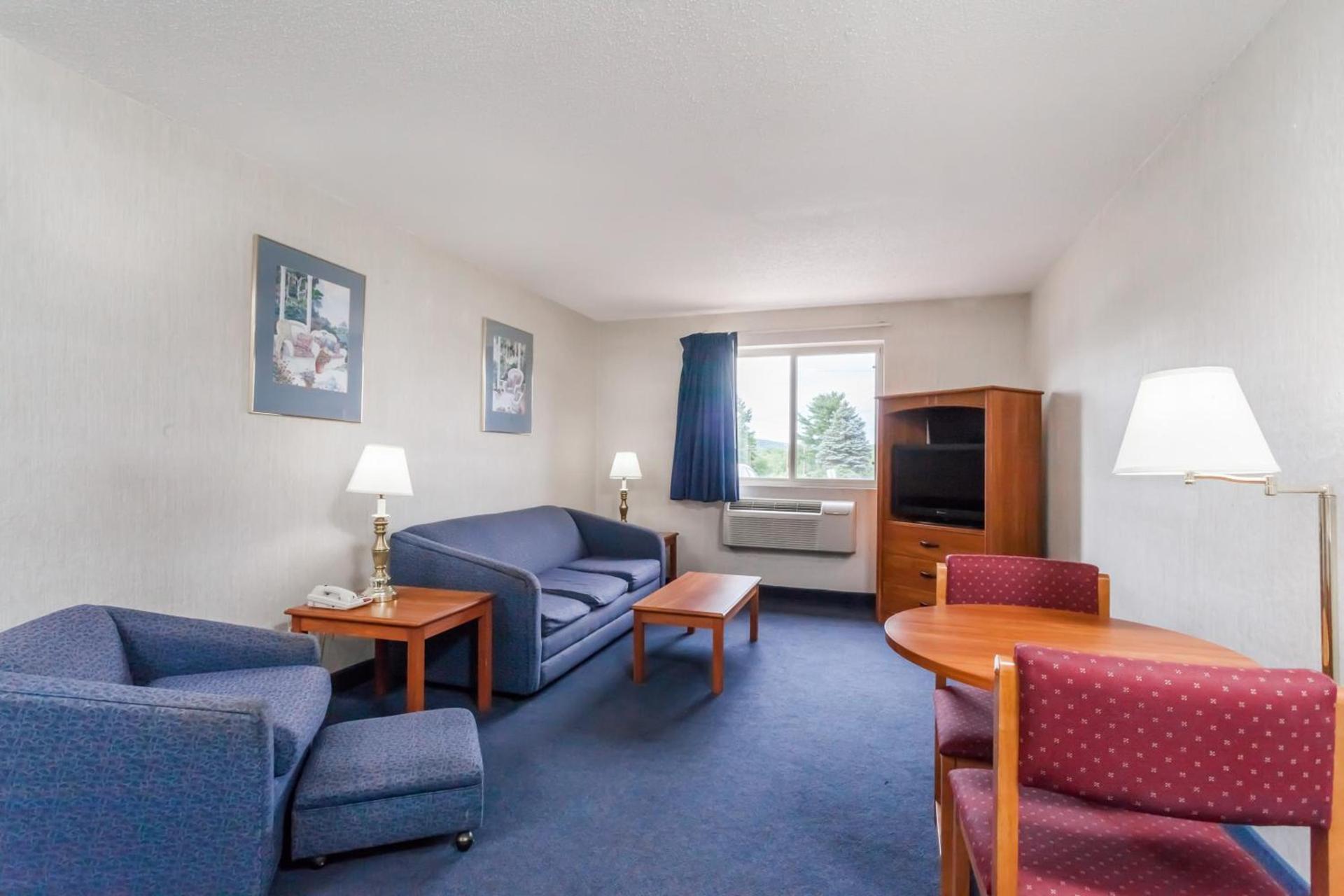 Super 8 by Wyndham Sidney NY photo 28