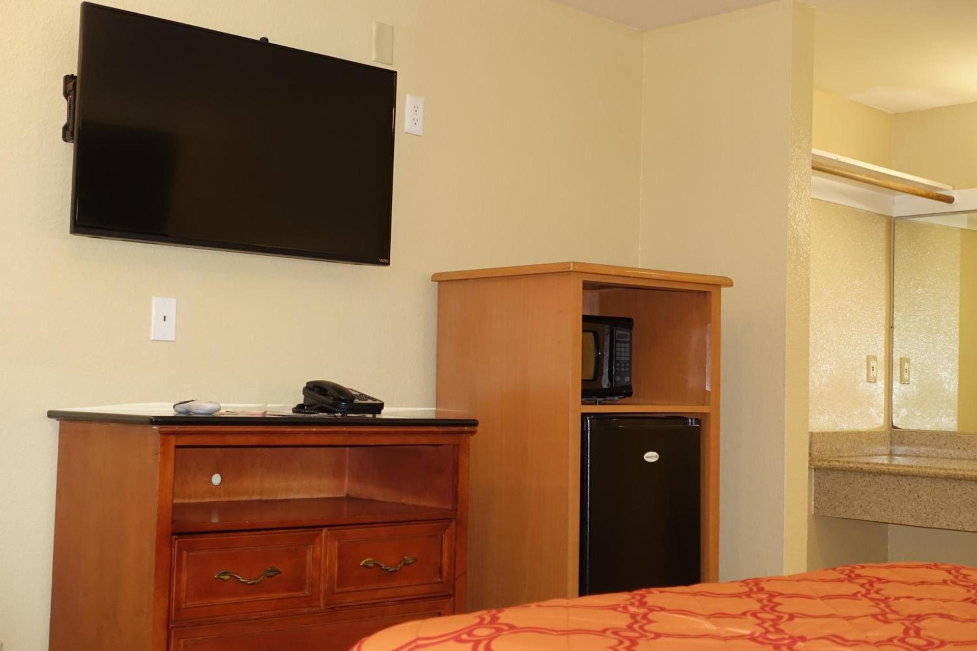 Tropic Lodge photo 12
