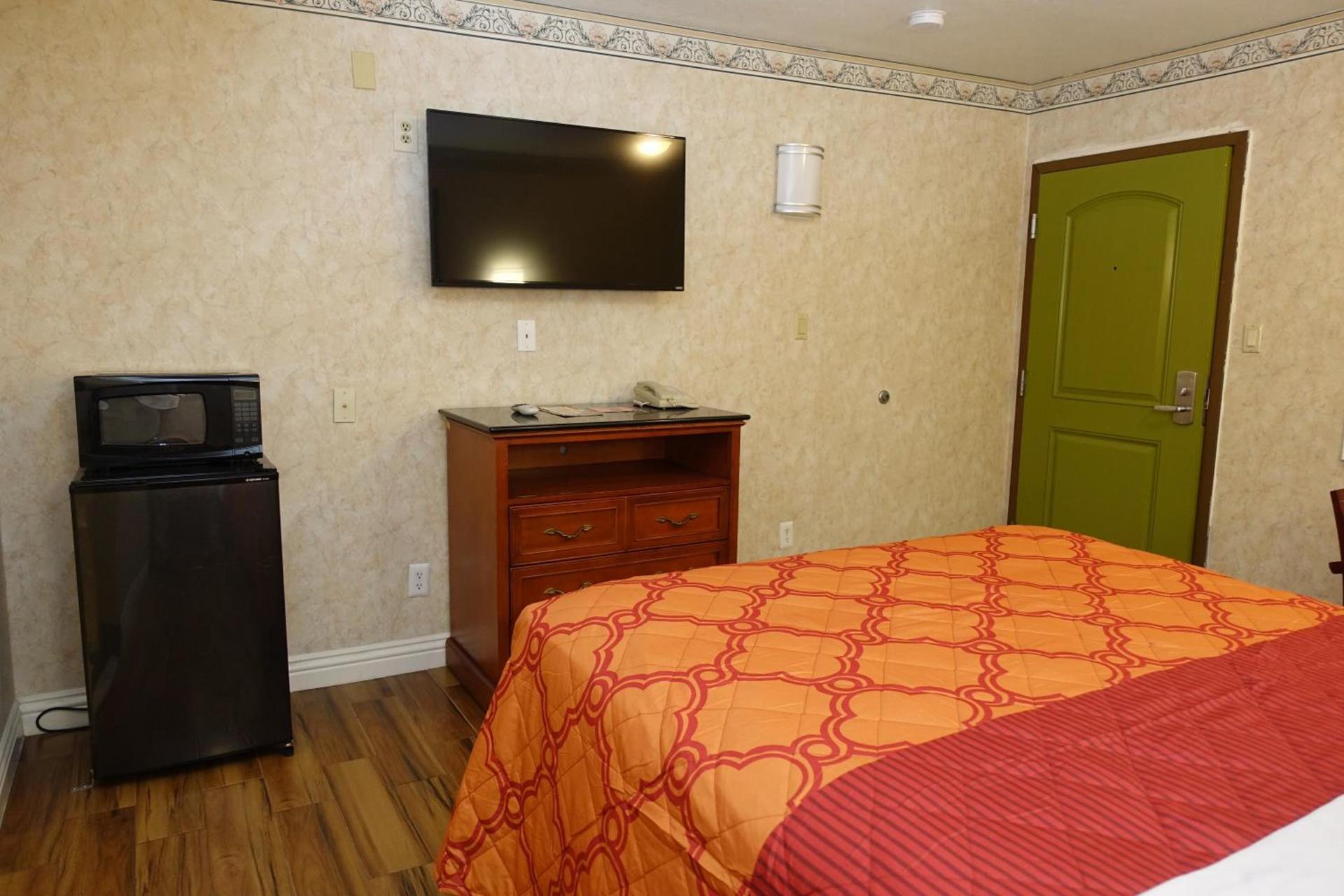 Tropic Lodge photo 6