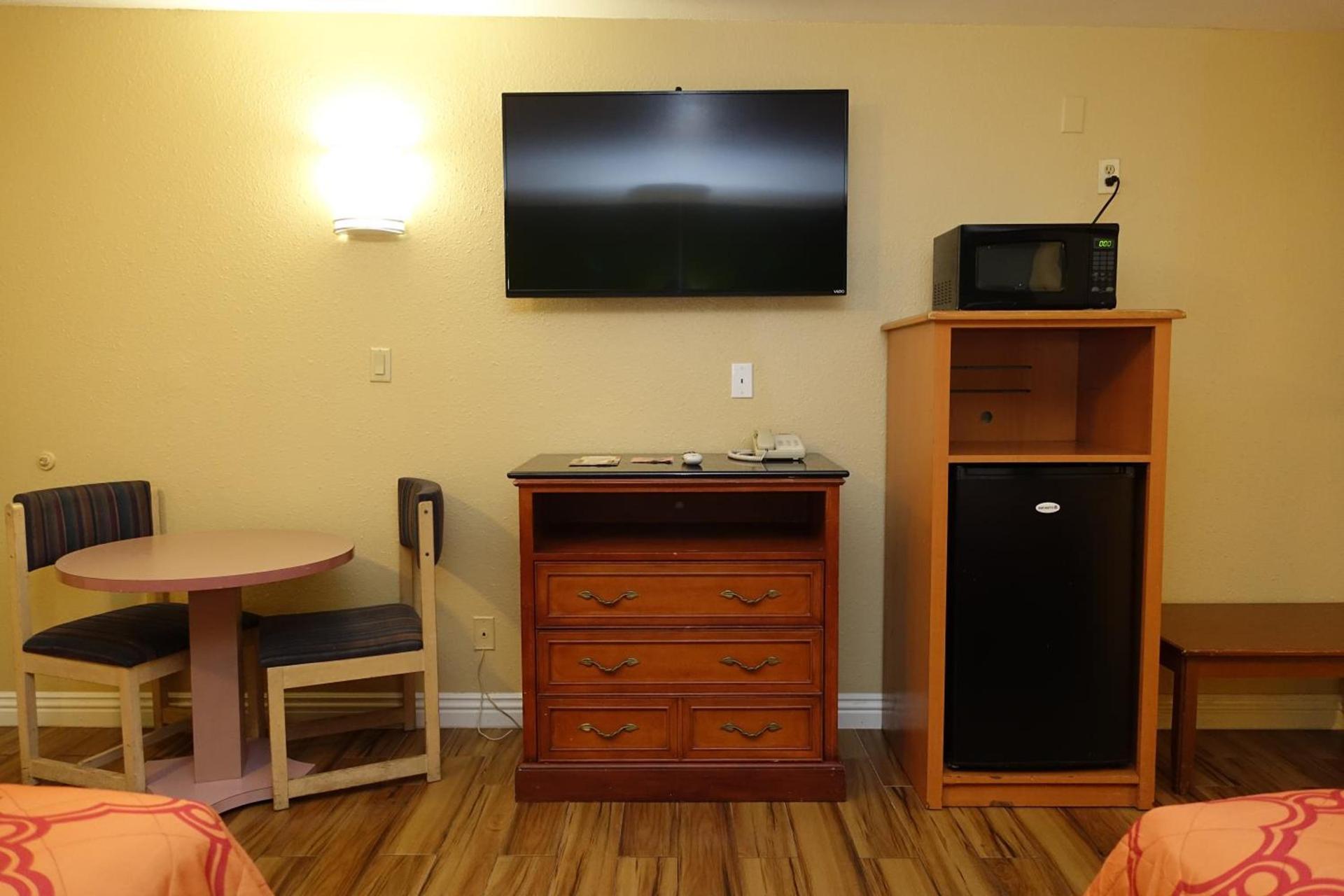Tropic Lodge photo 19