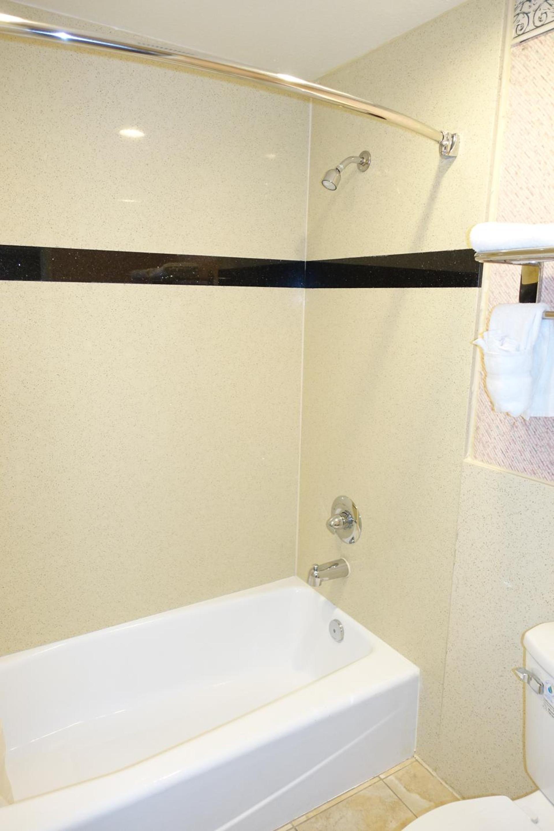 Tropic Lodge photo 27