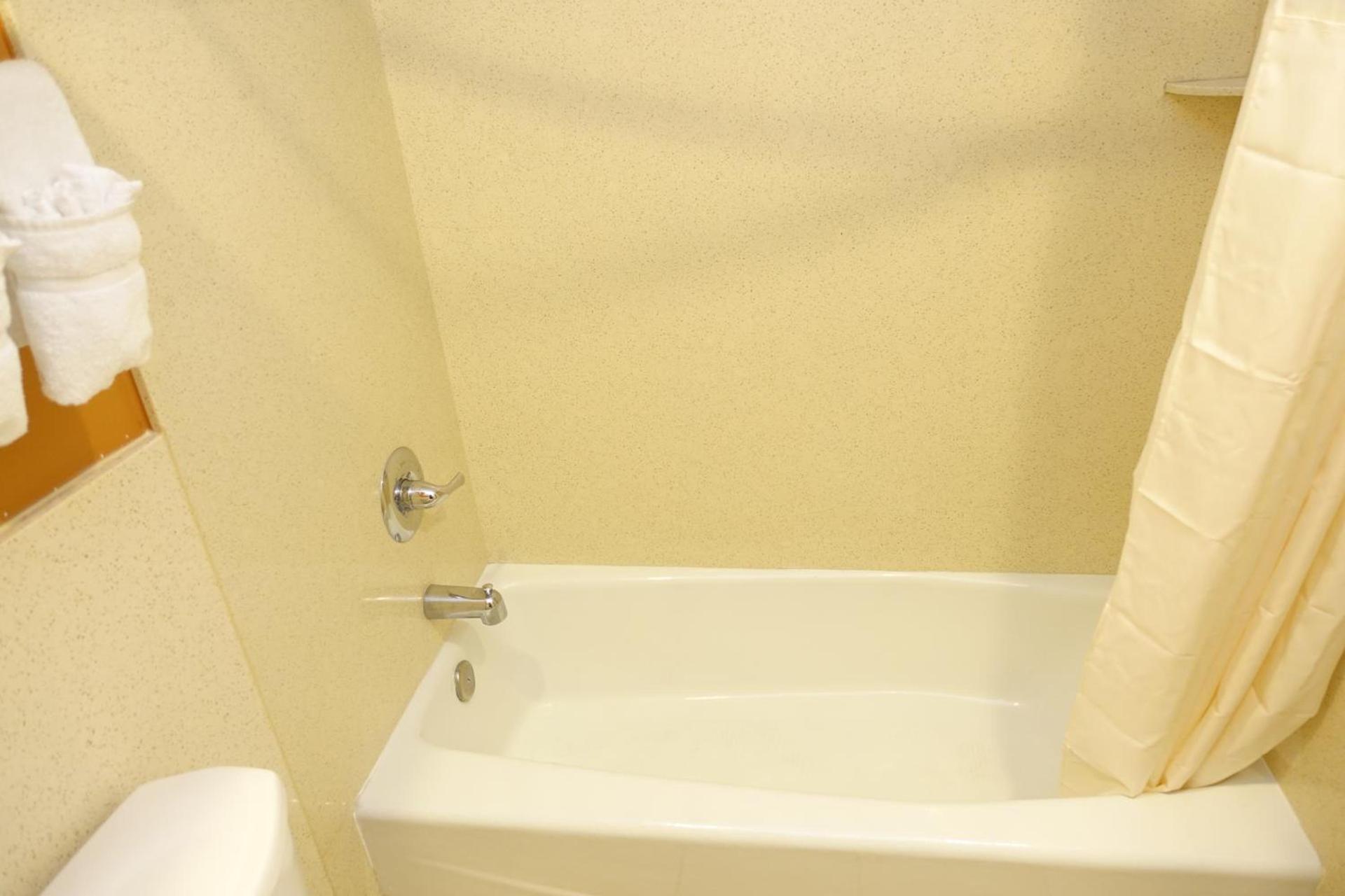 Tropic Lodge photo 35