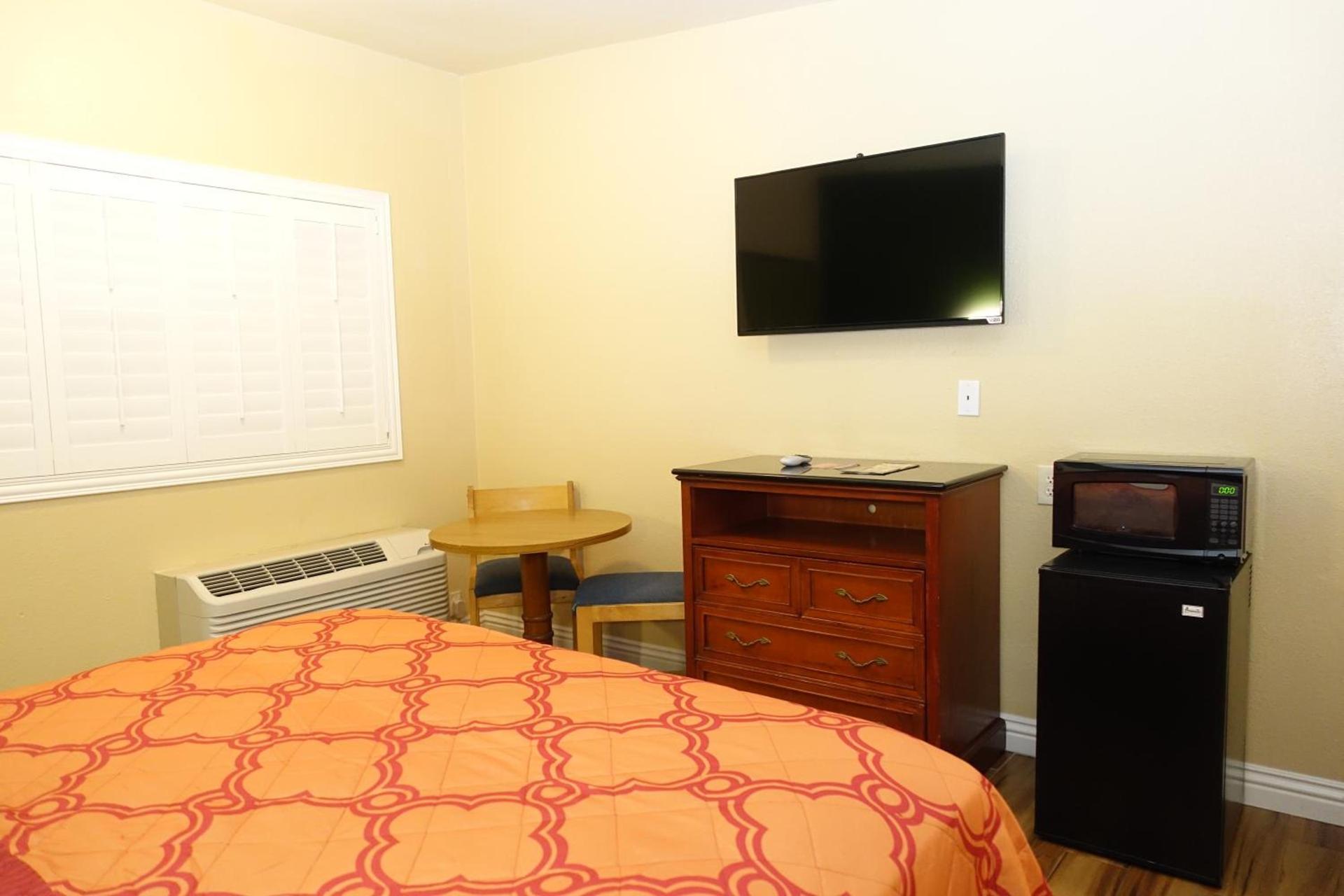 Tropic Lodge photo 44