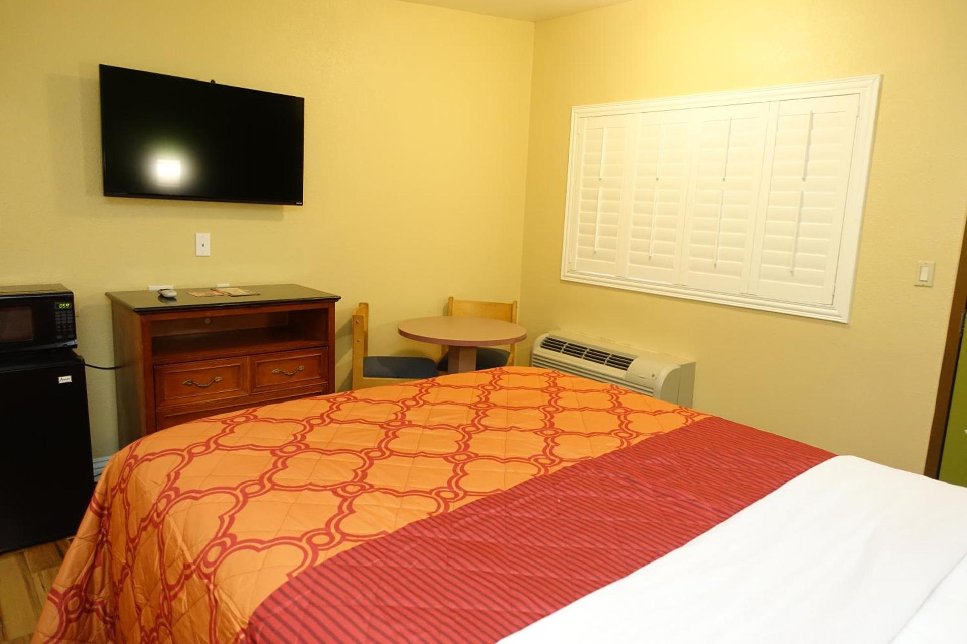Tropic Lodge photo 38