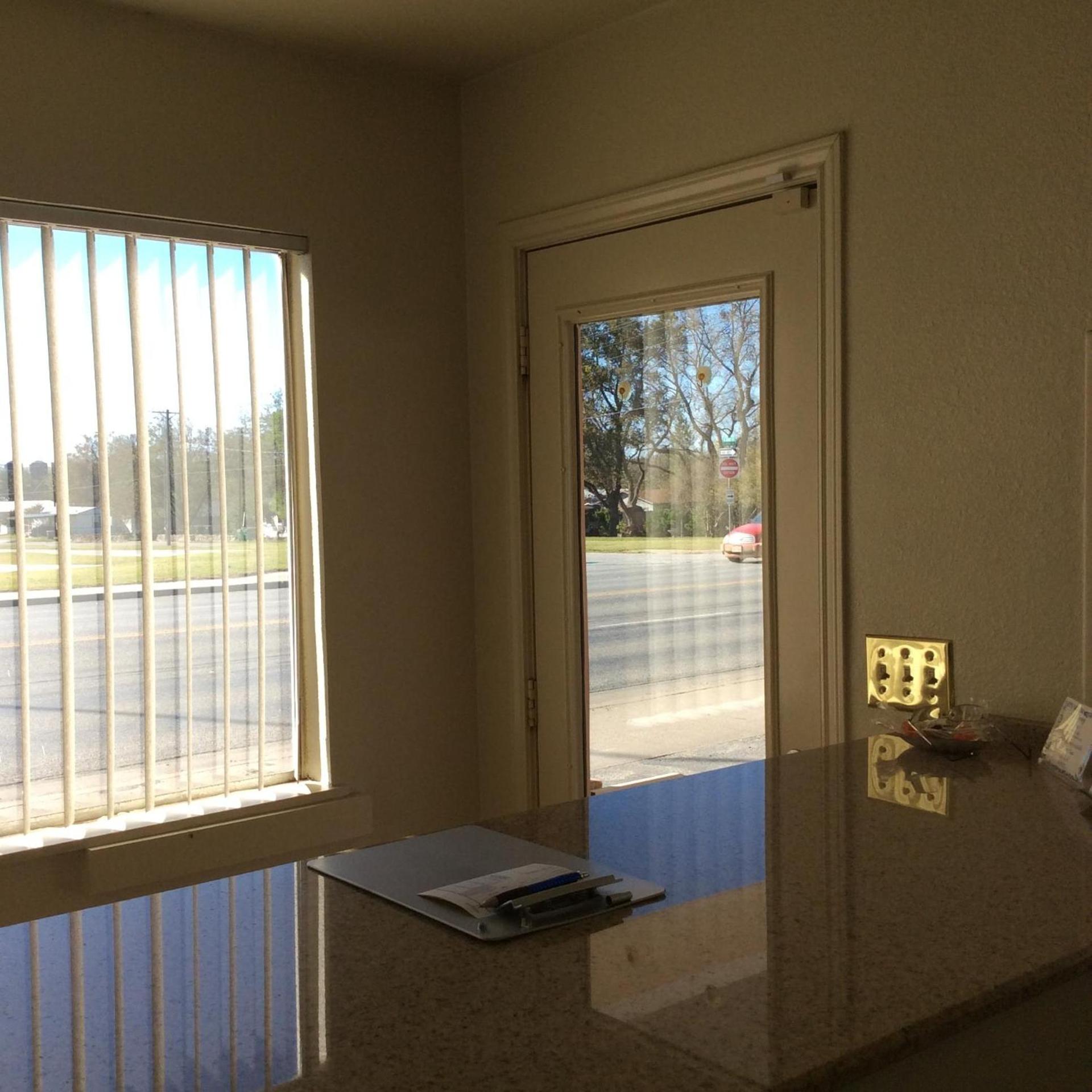 Regency Inn Comanche photo 13