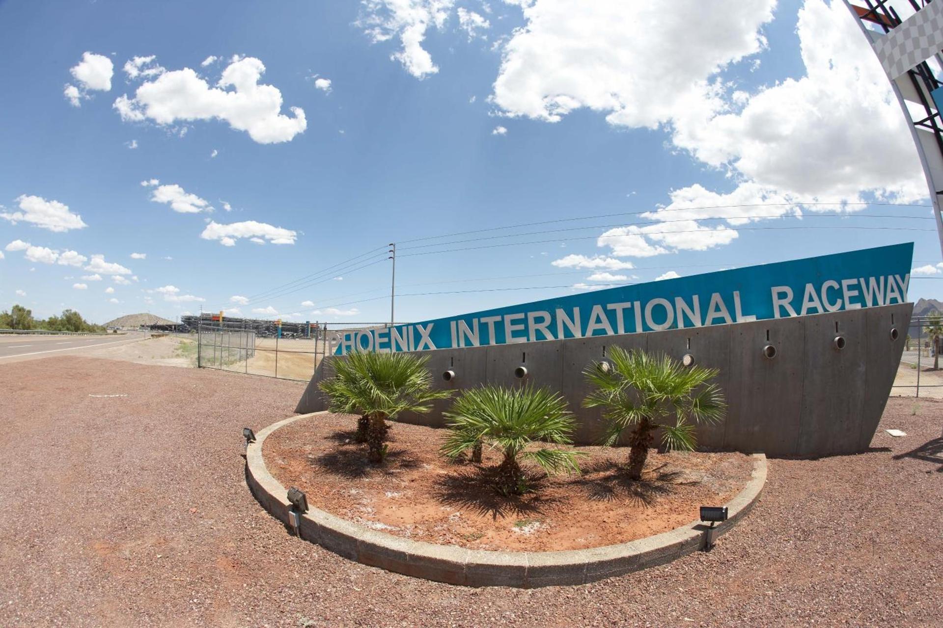 Premier Inns Tolleson photo 17