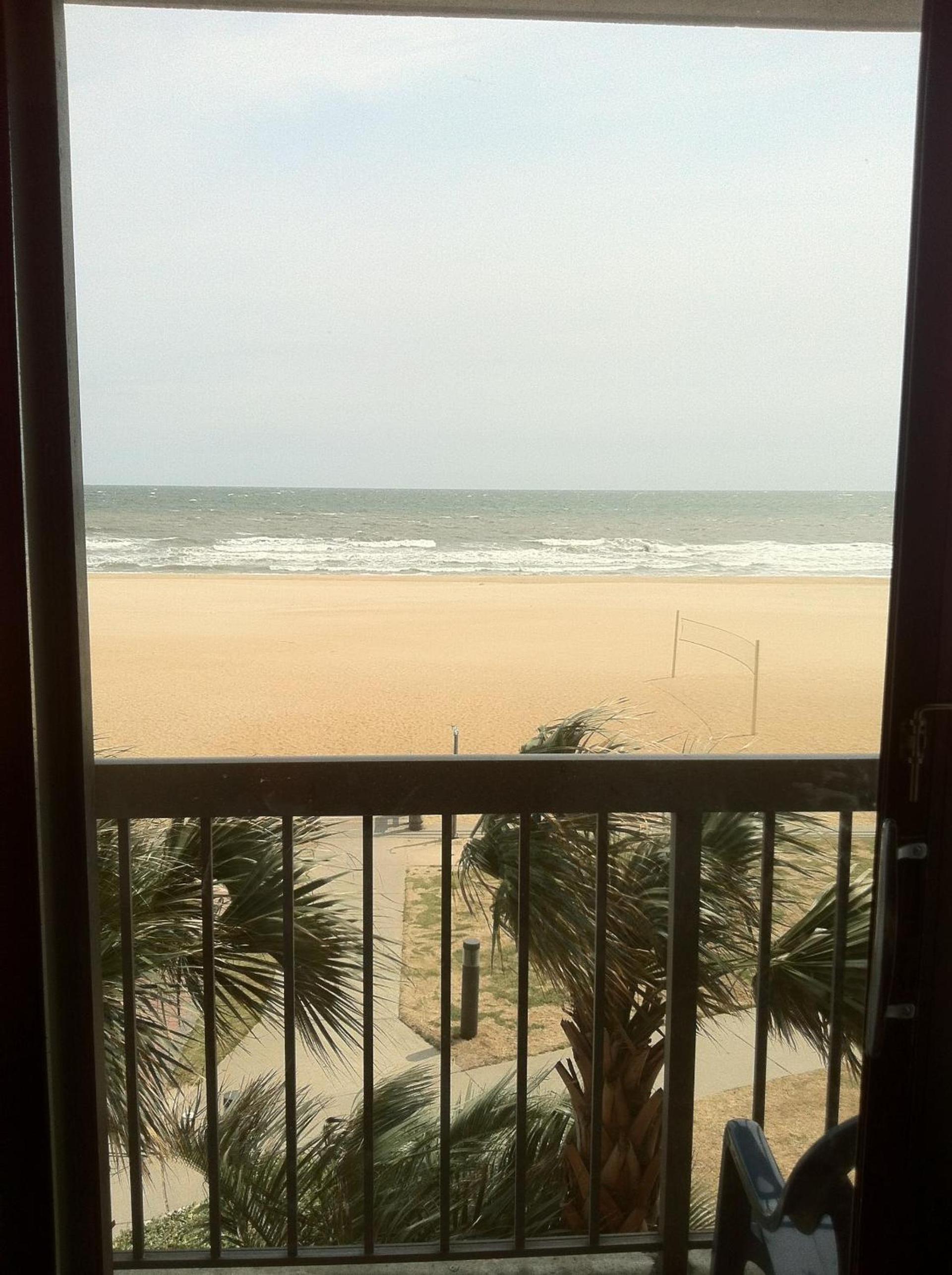 Wyndham Virginia Beach Oceanfront photo 8