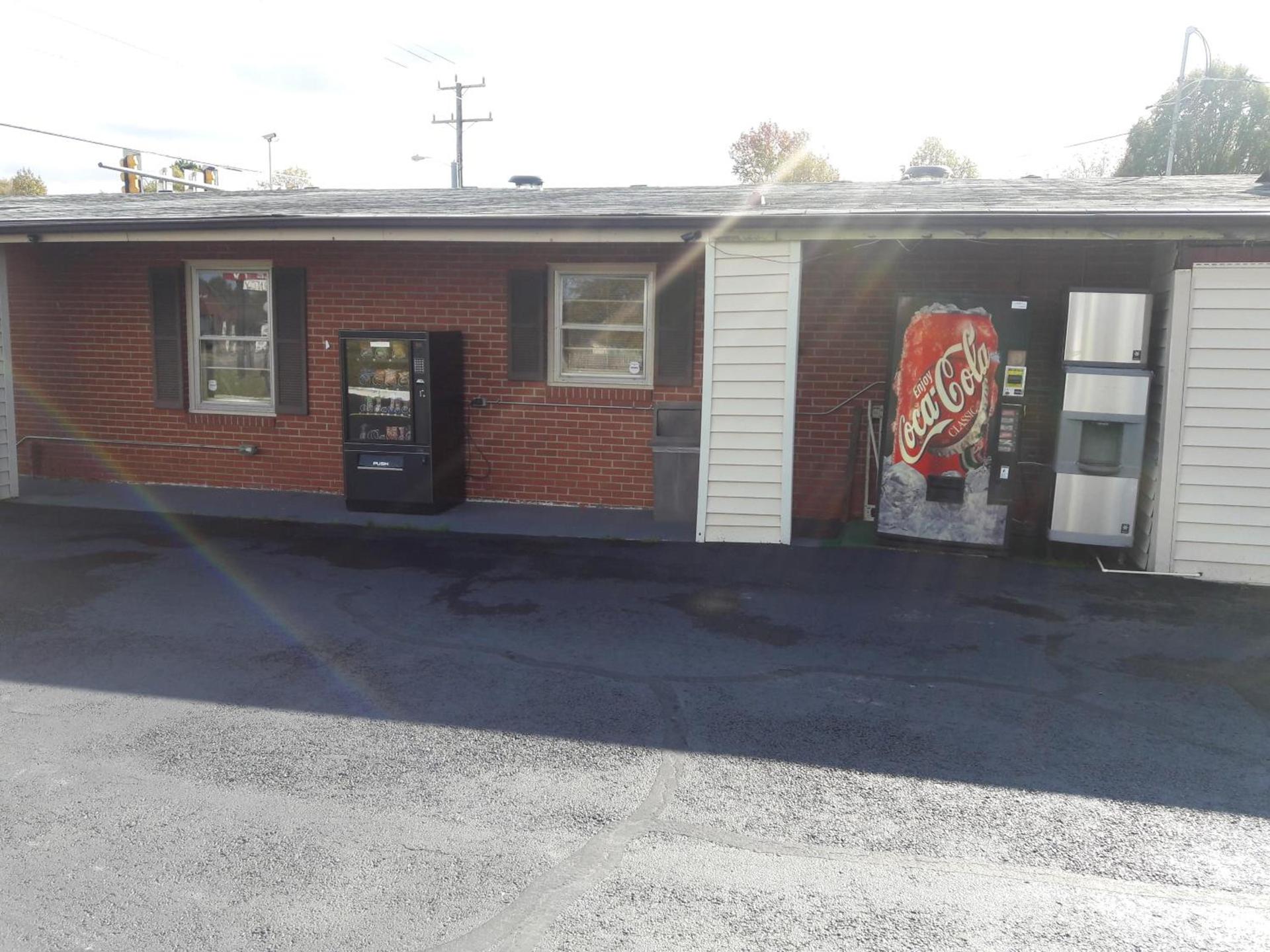 OYO Palm Leaf Motel photo 15