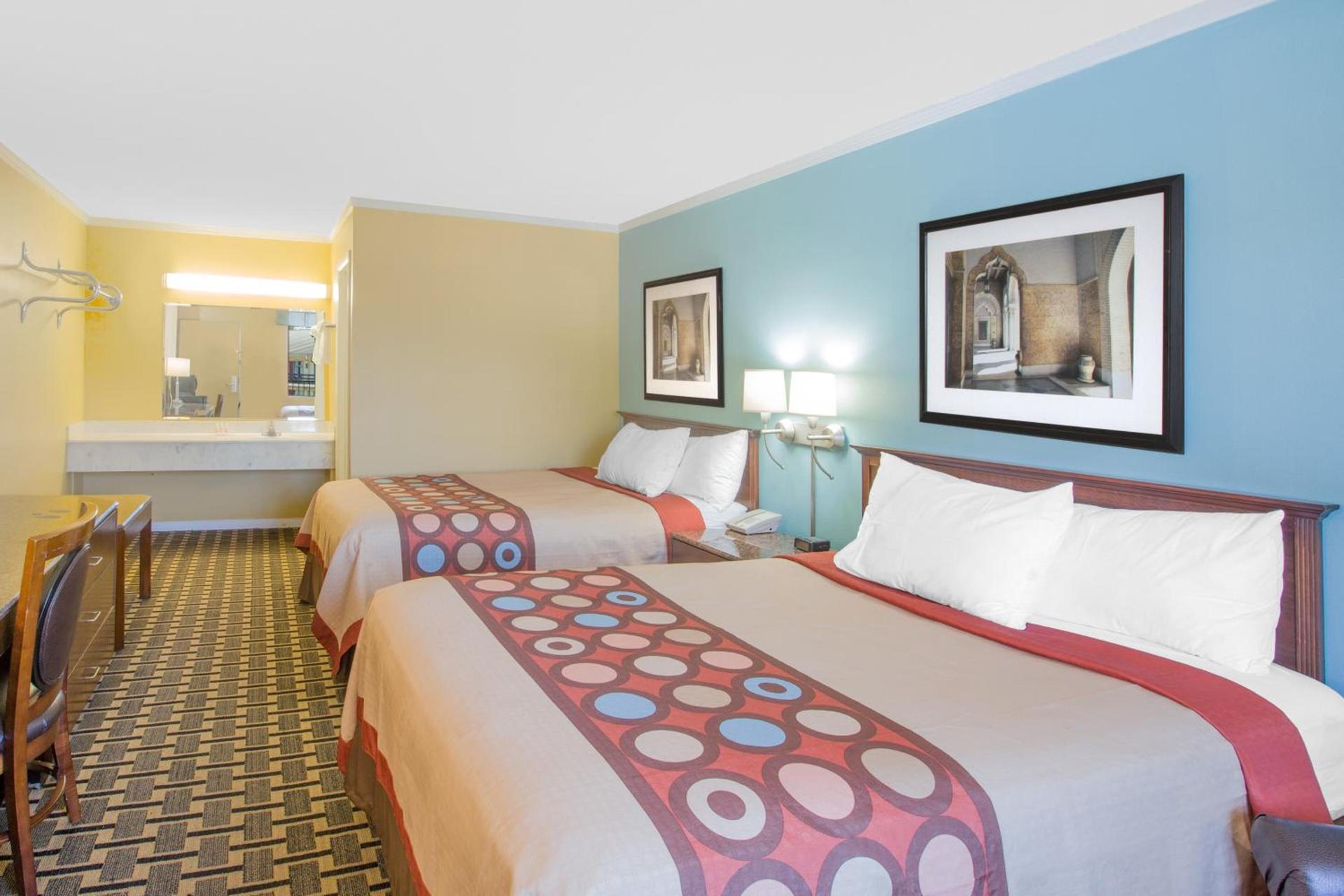 Super 8 by Wyndham Jasper photo 16