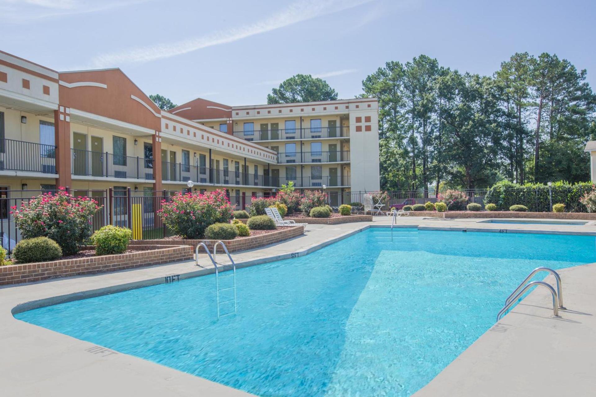 Super 8 by Wyndham Jasper photo 24
