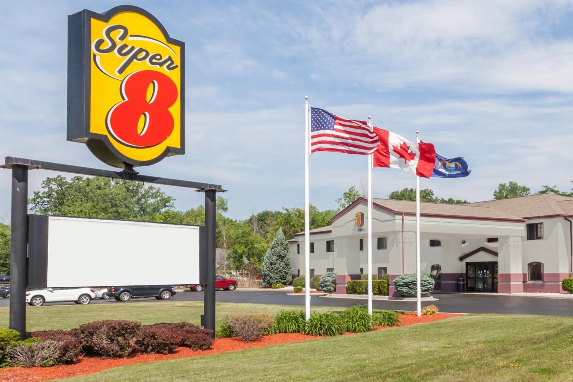 Super 8 by Wyndham Marysville/Port Huron Area photo 46
