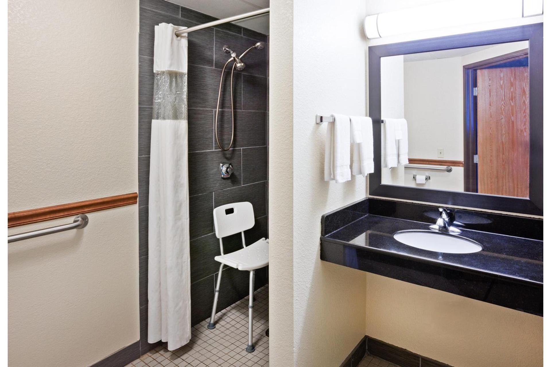 AmericInn by Wyndham Plover Stevens Point photo 56