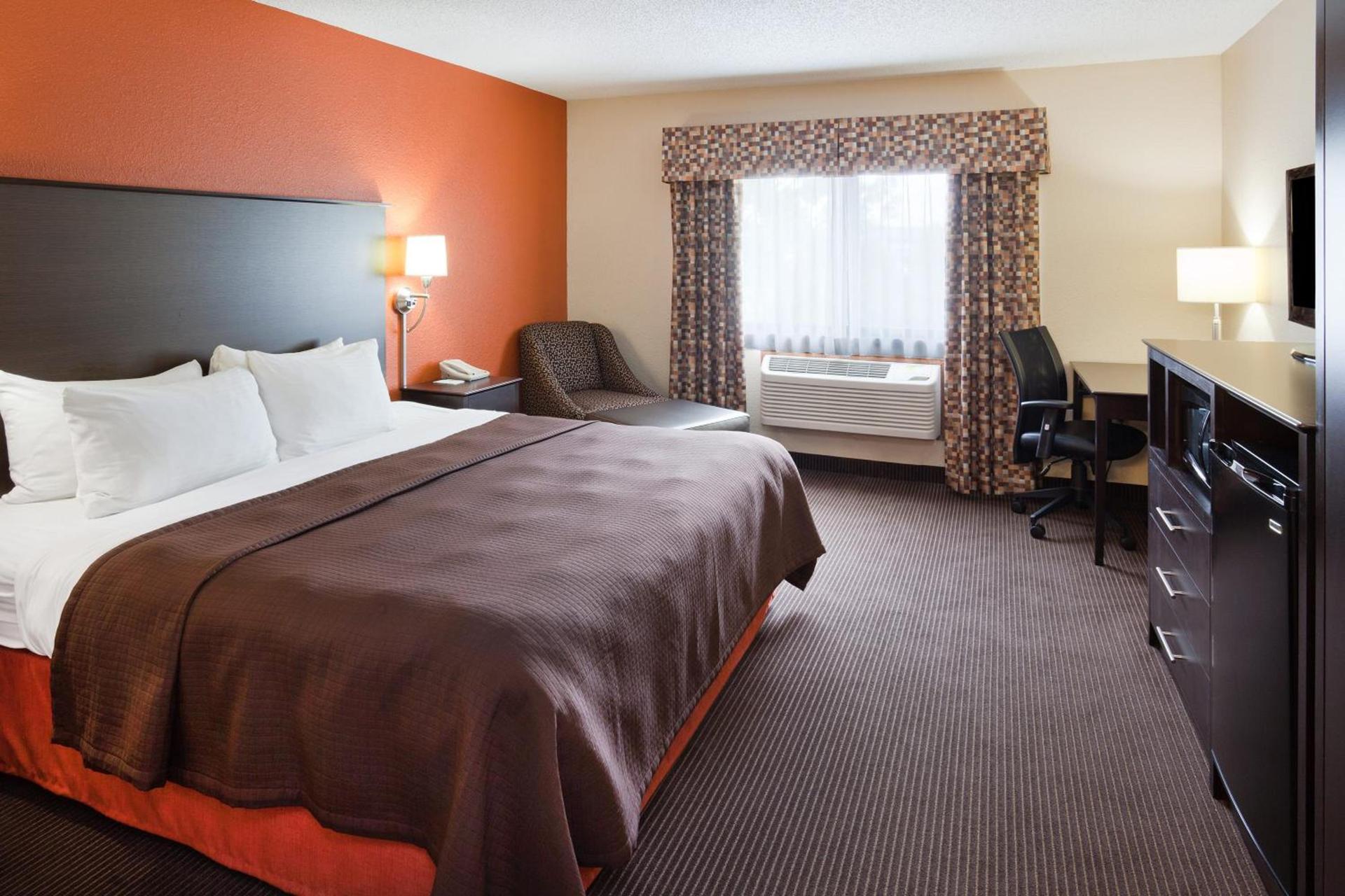 AmericInn by Wyndham Plover Stevens Point photo 43