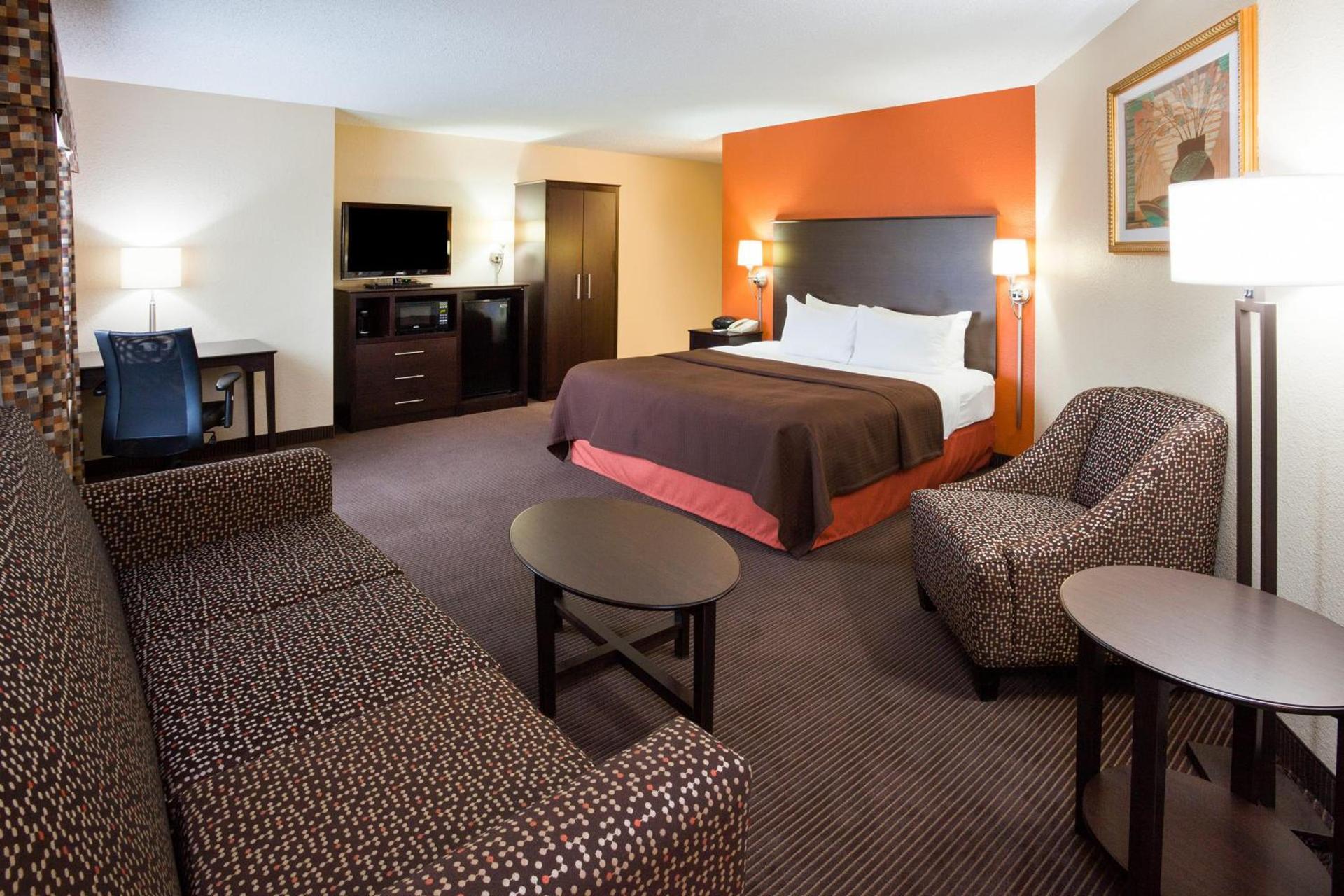 AmericInn by Wyndham Plover Stevens Point photo 52