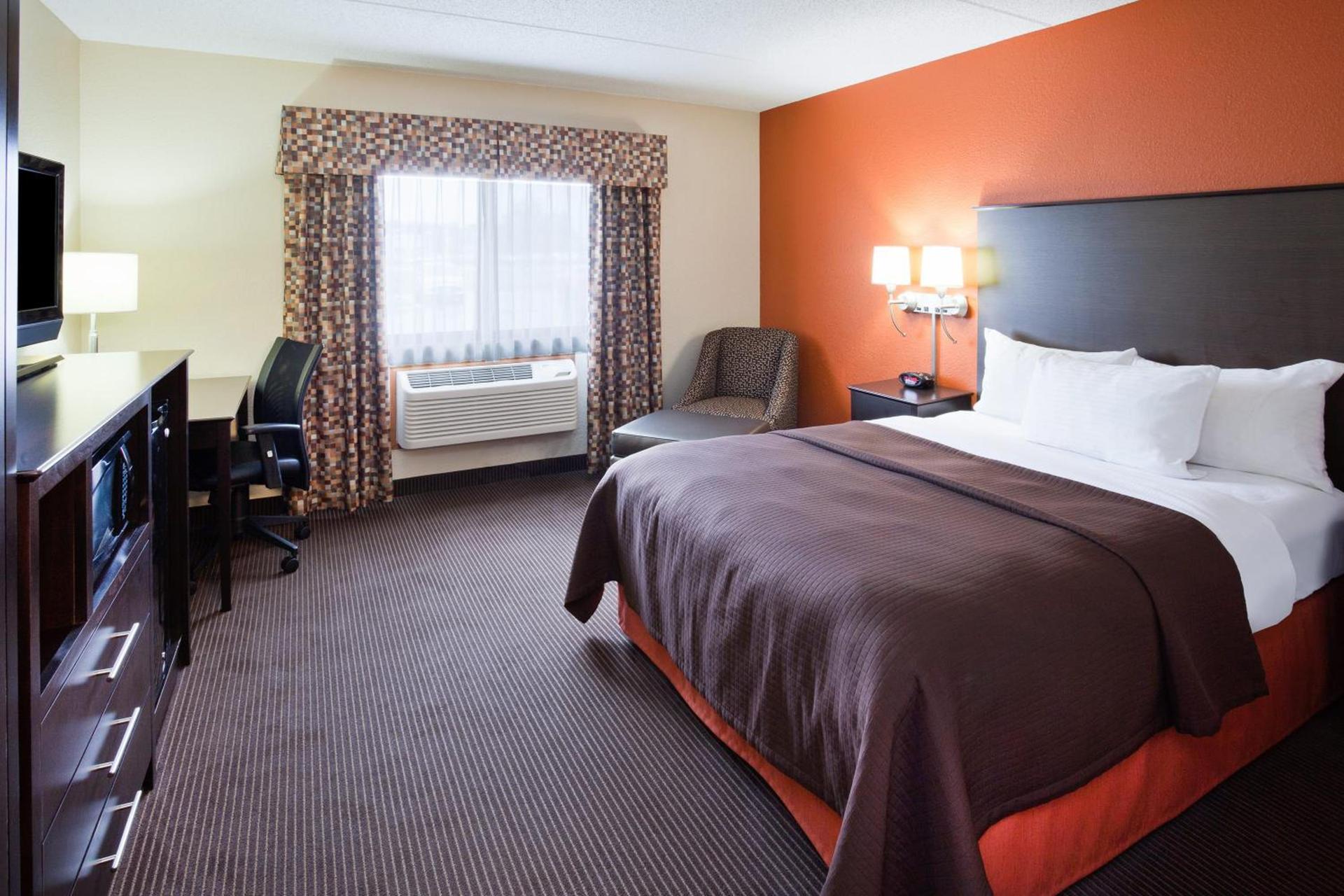 AmericInn by Wyndham Plover Stevens Point photo 61