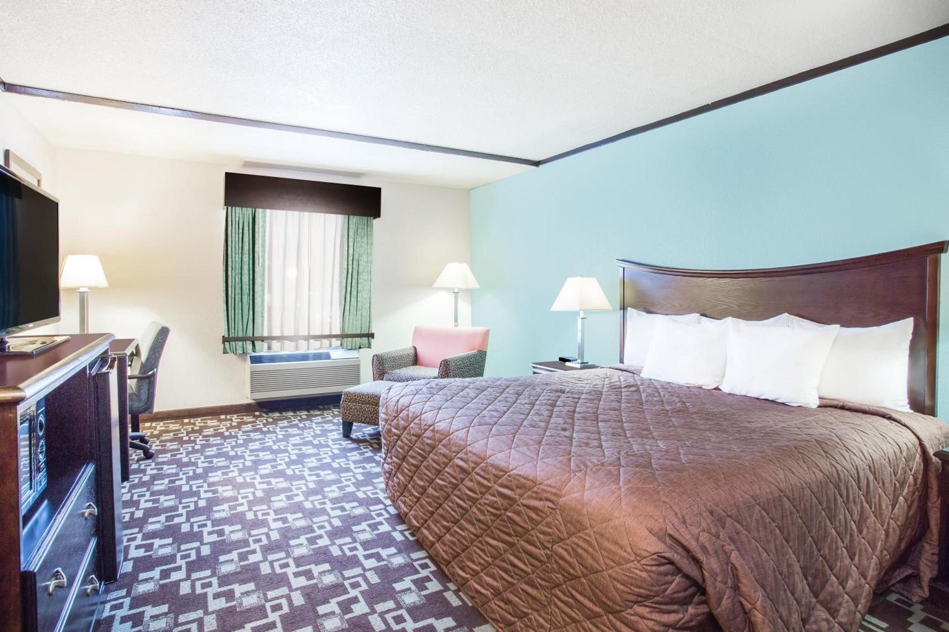 Spark by Hilton Daleville Roanoke North photo 9