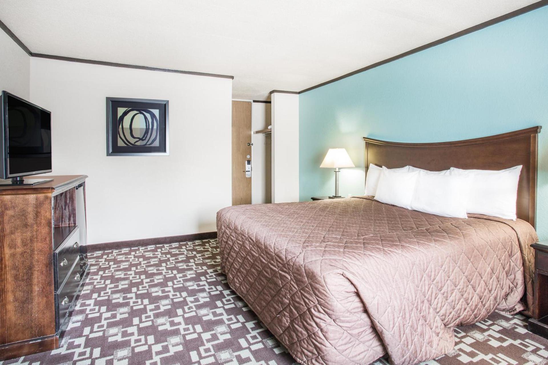 Spark by Hilton Daleville Roanoke North photo 10