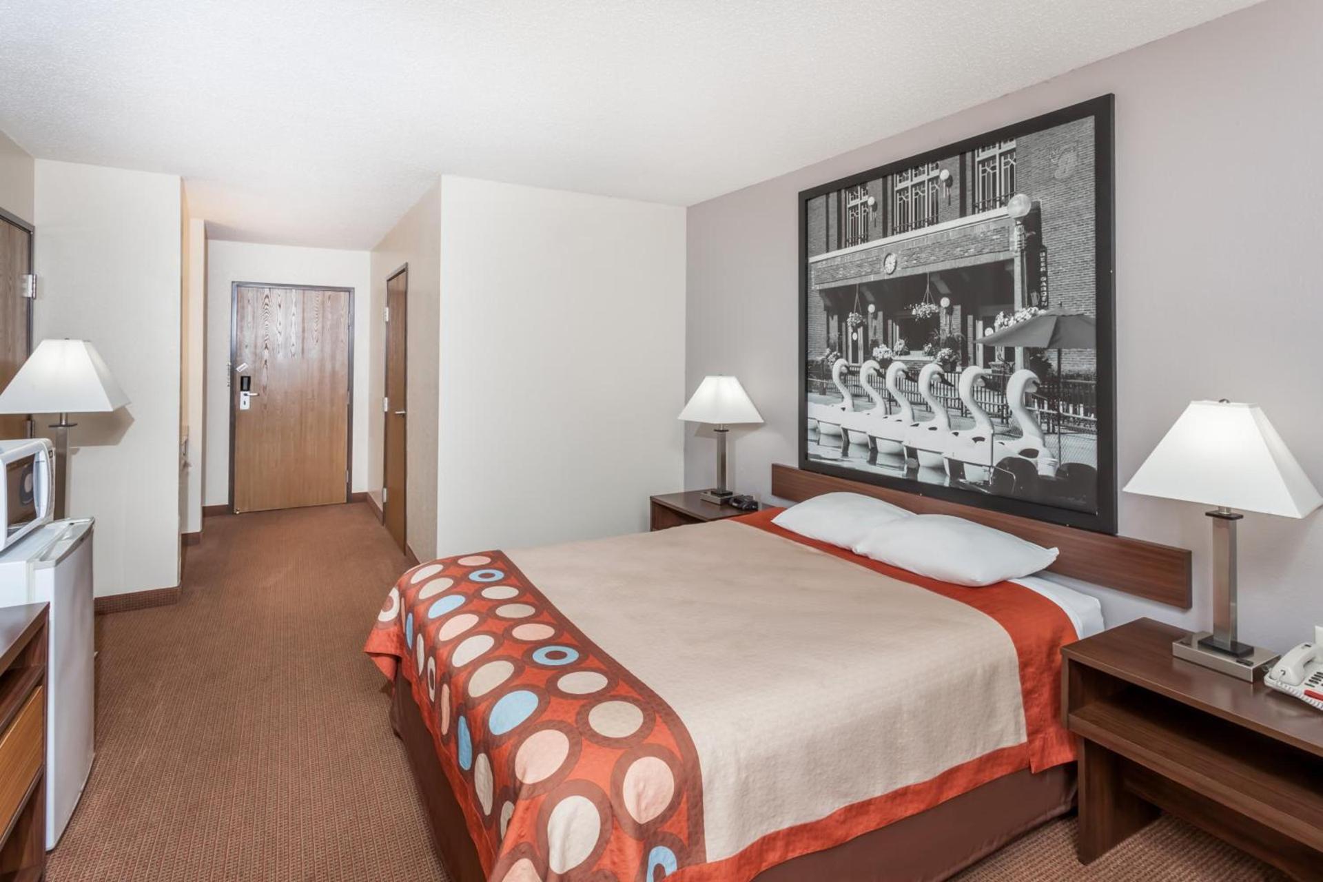 Super 8 by Wyndham Pekin/Peoria Area photo 16