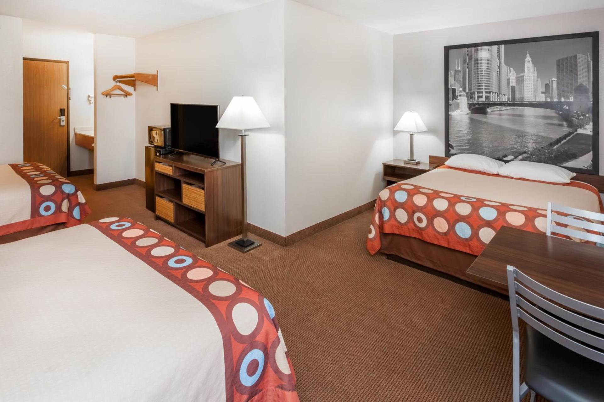 Super 8 by Wyndham Pekin/Peoria Area photo 26