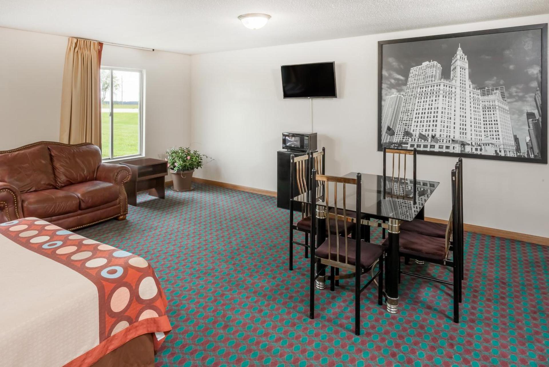 Super 8 by Wyndham Pekin/Peoria Area photo 22