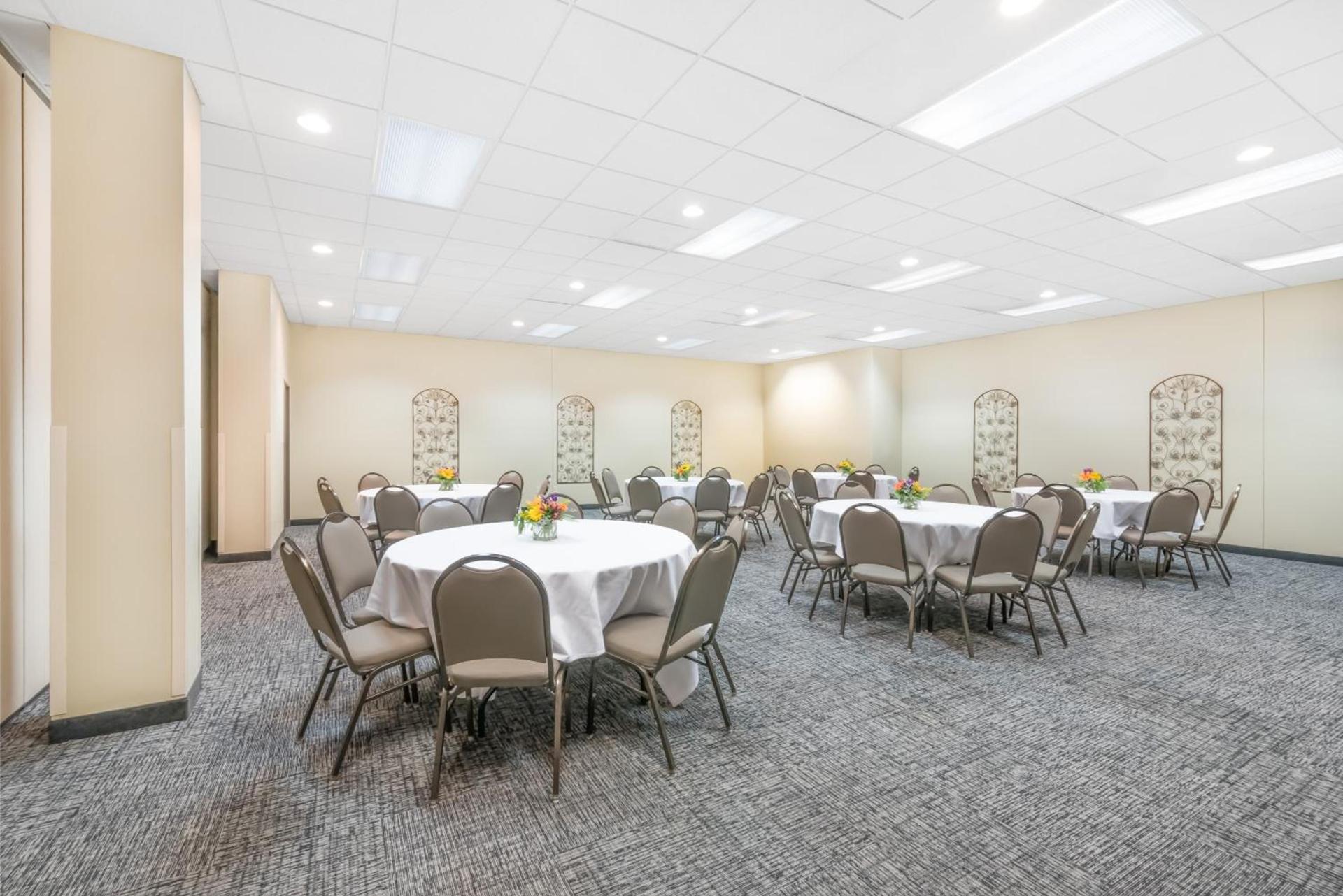 Elevation Inn & Suites, Trademark Collection by Wyndham Downtown Rapid City- Walking Distance To The Monument photo 51