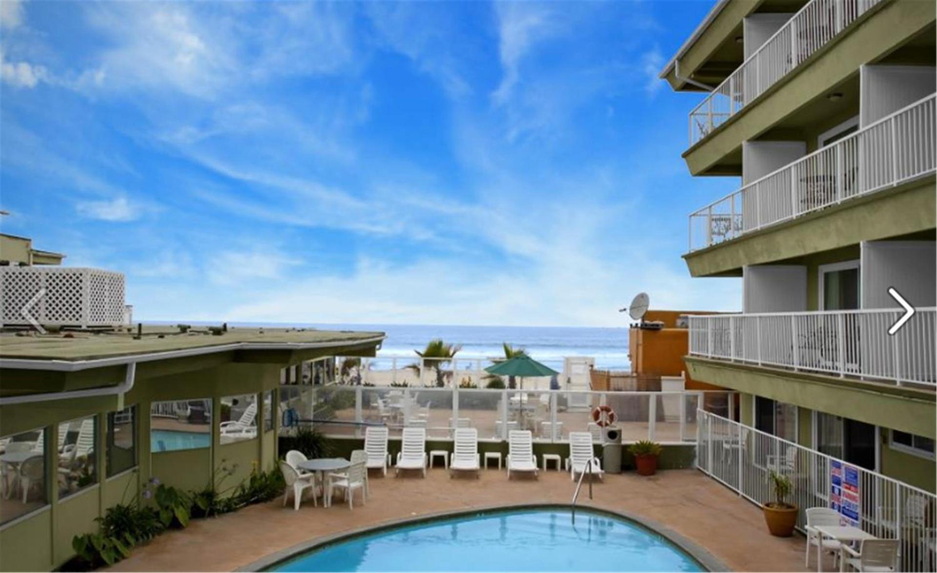 Surfer Beach Hotel photo 35