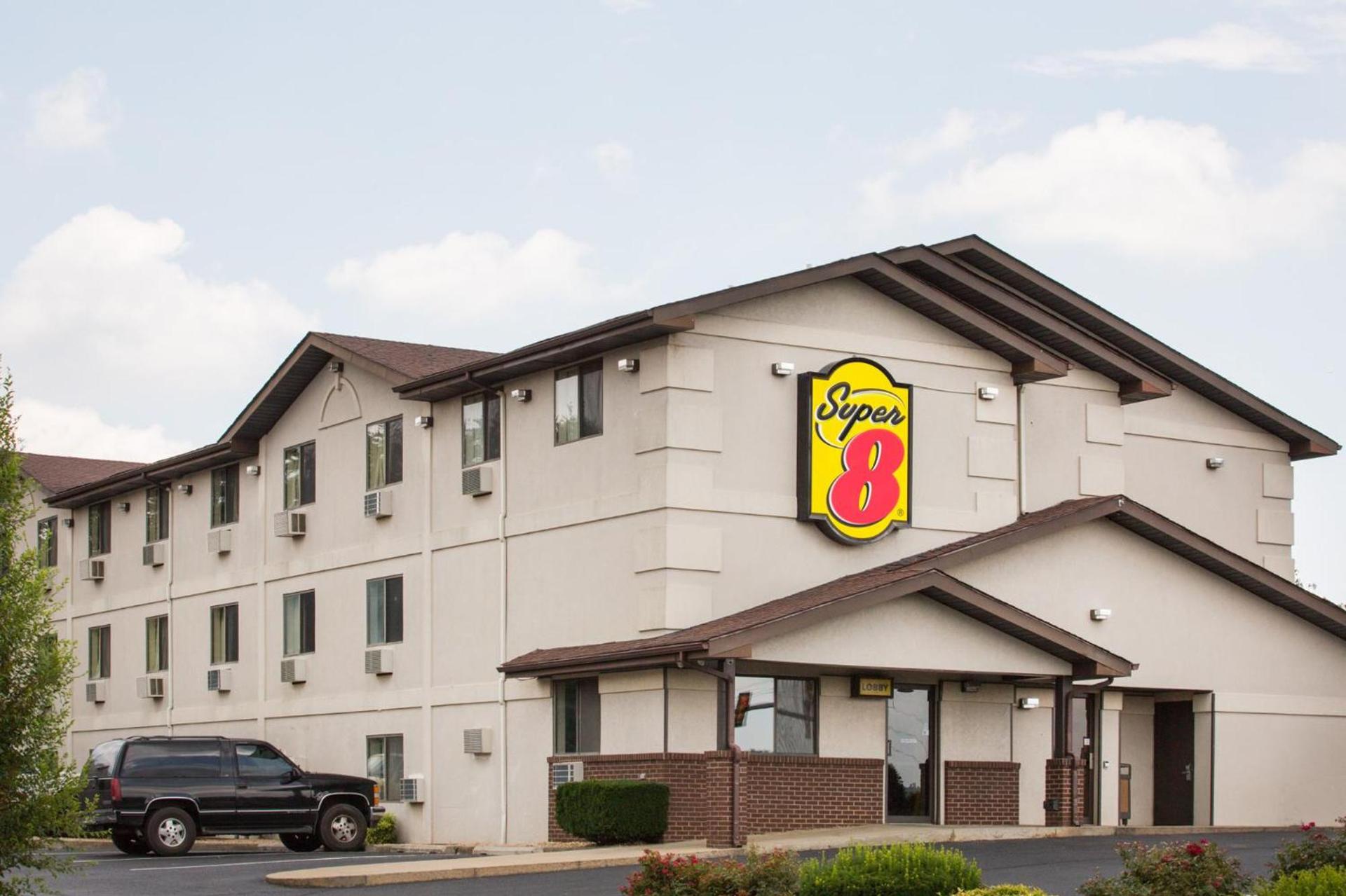 Super 8 by Wyndham Lexington VA photo 25