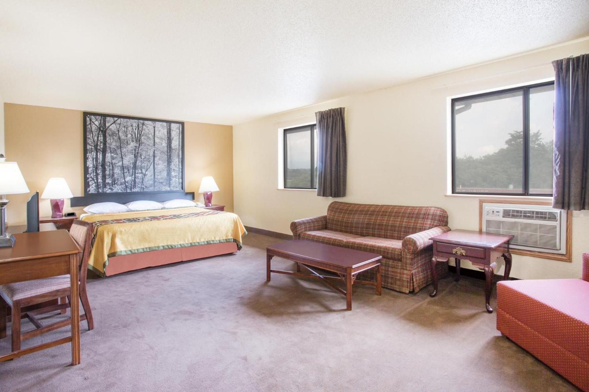 Super 8 by Wyndham Lexington VA photo 20
