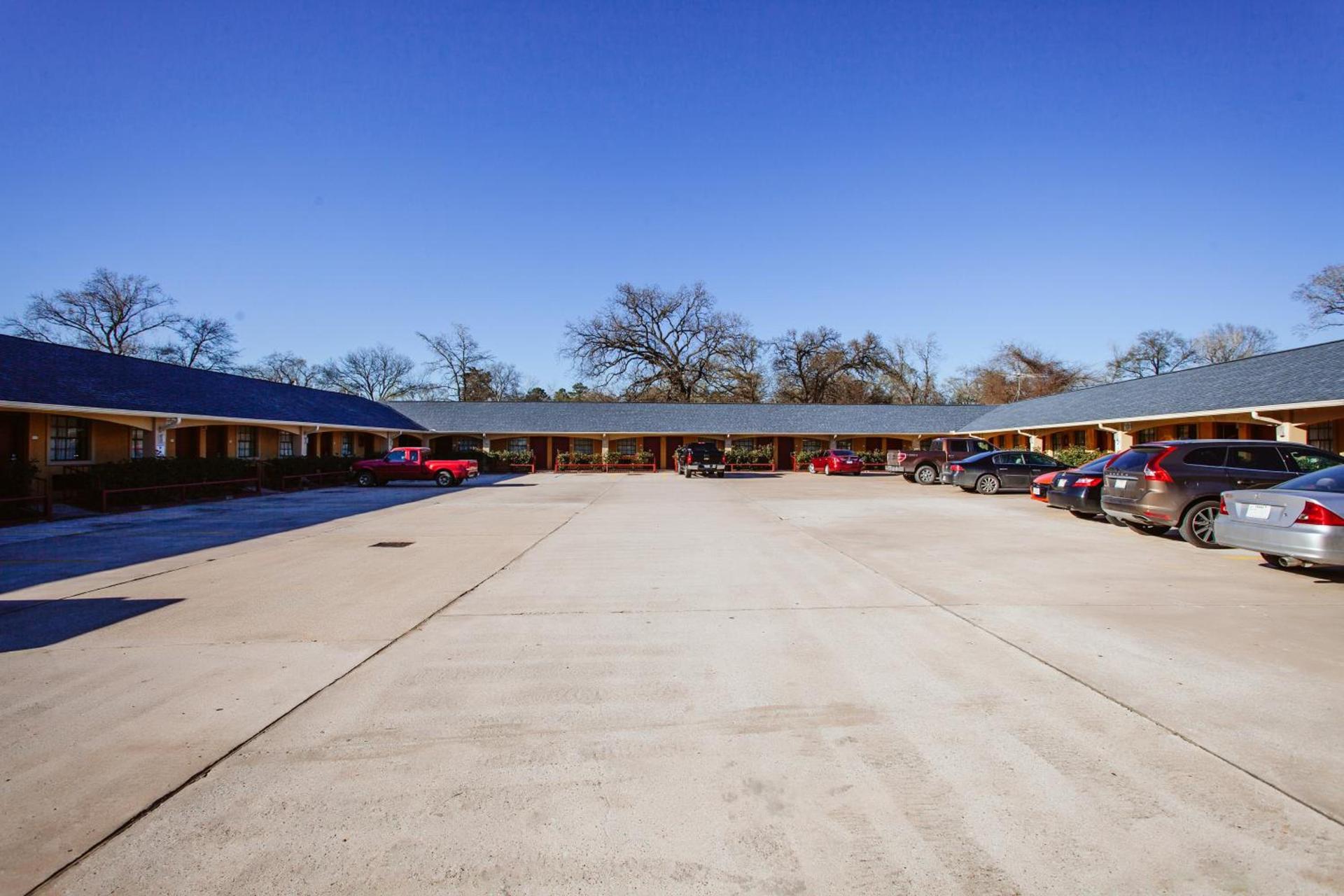 REGENCY INN - CHANNELVIEW photo 30