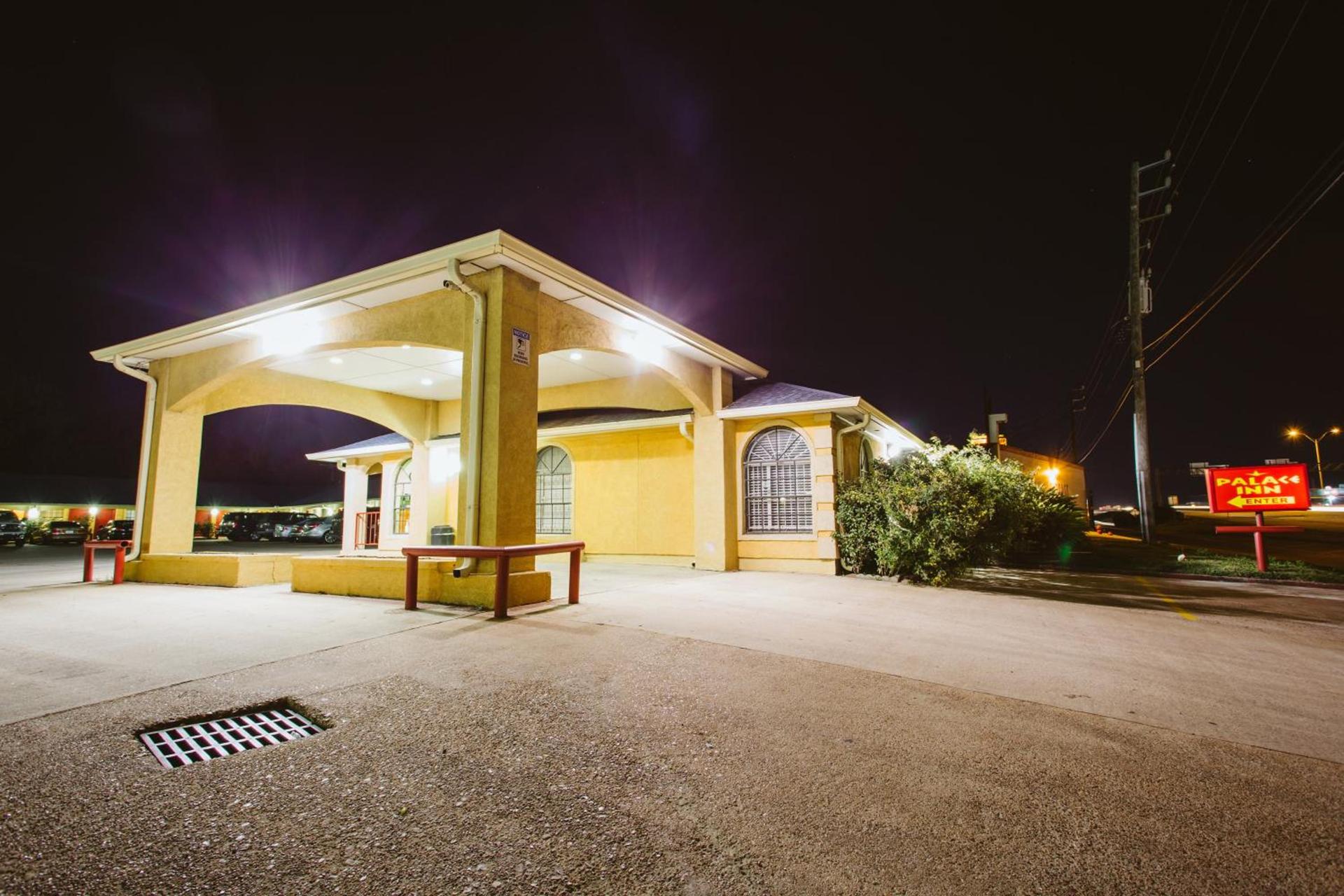 REGENCY INN - CHANNELVIEW photo 17