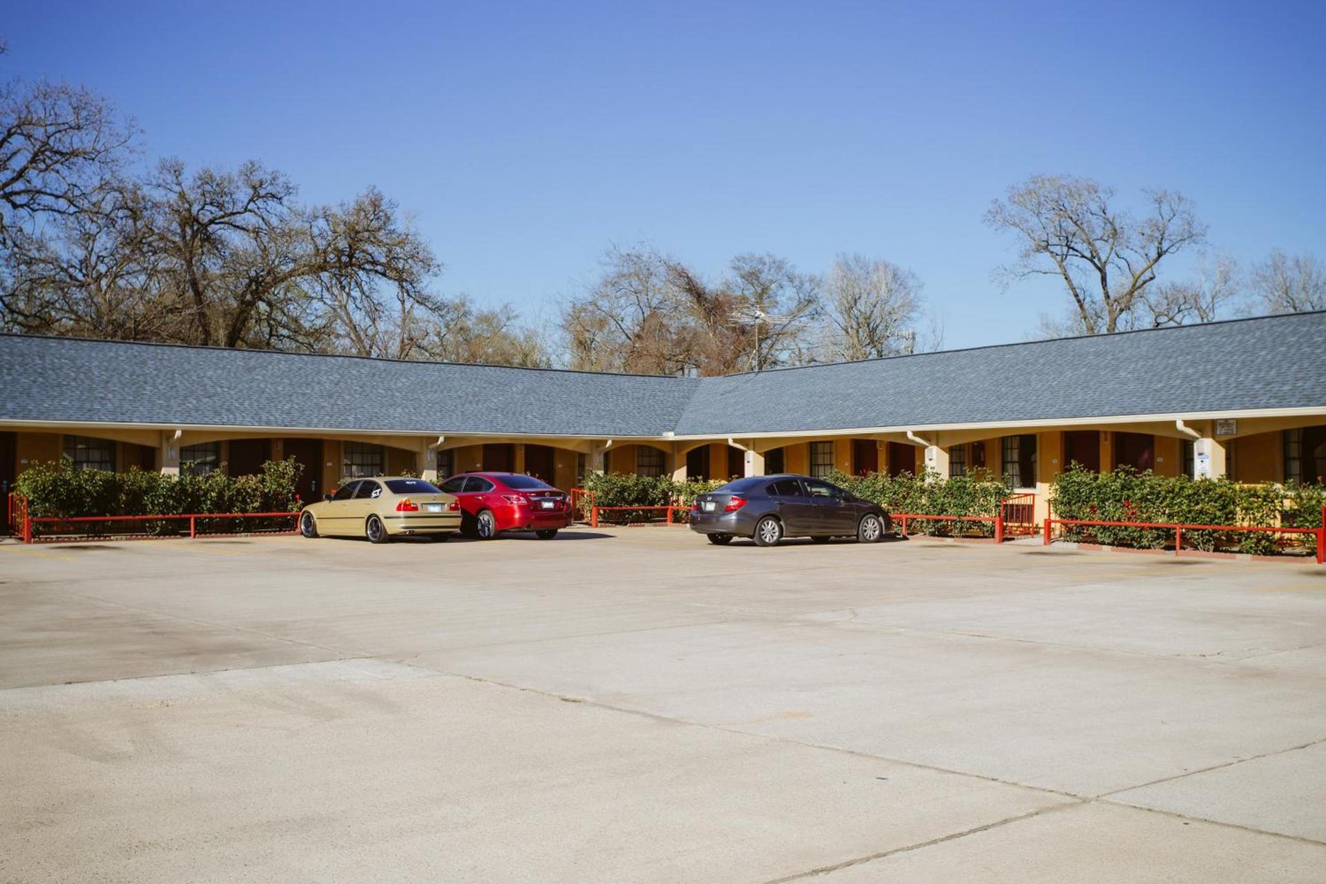 REGENCY INN - CHANNELVIEW photo 18